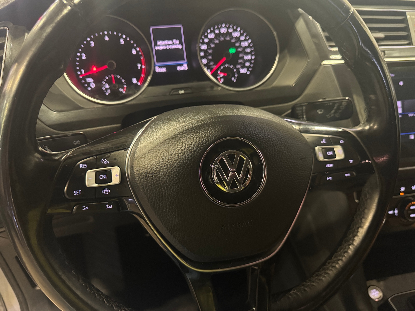 Thumbnail: 2019 Volkswagen Tiguan - 4