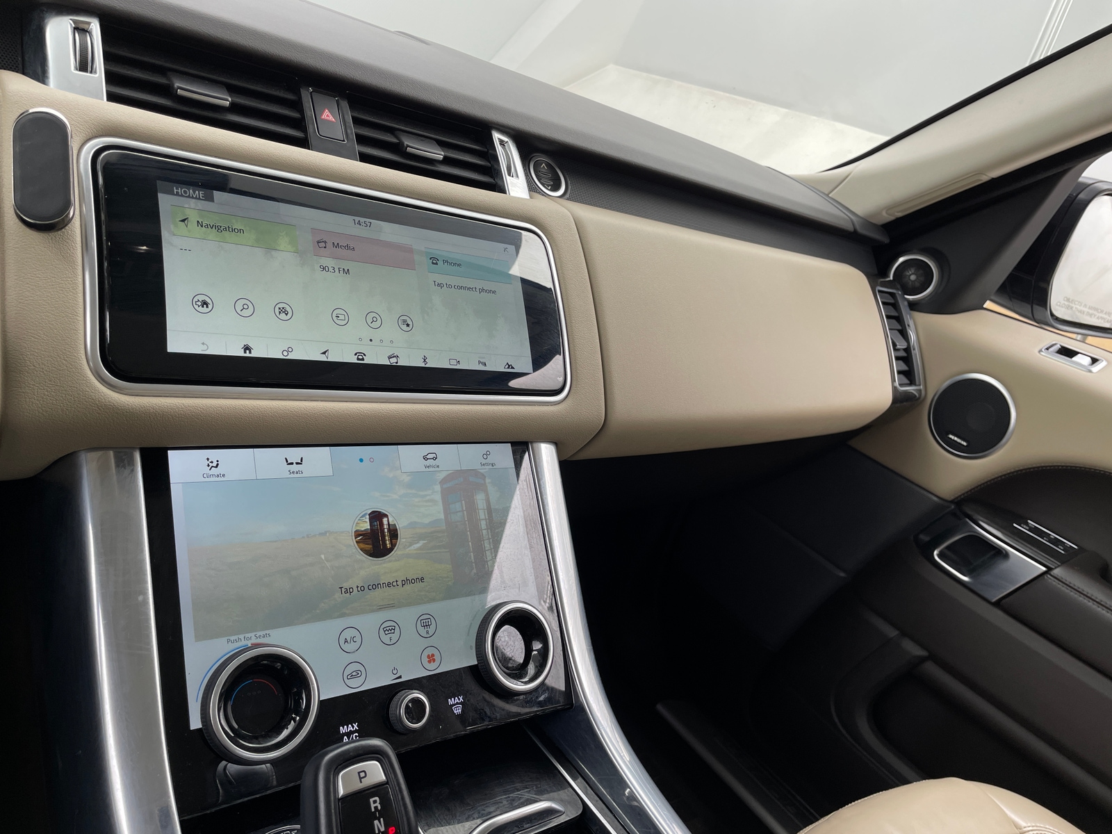 Thumbnail: 2020 Land Rover Range Rover Sport - 3