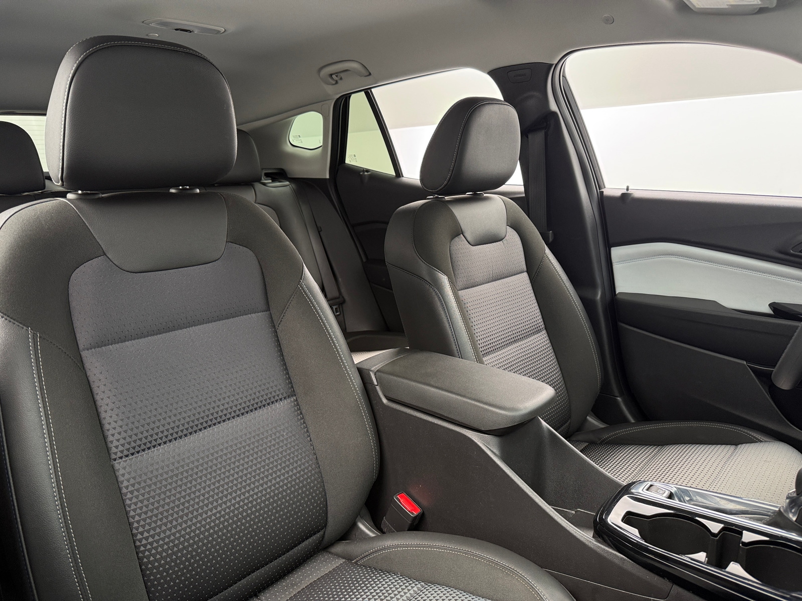 Thumbnail: 2025 Chevrolet Trax - 2