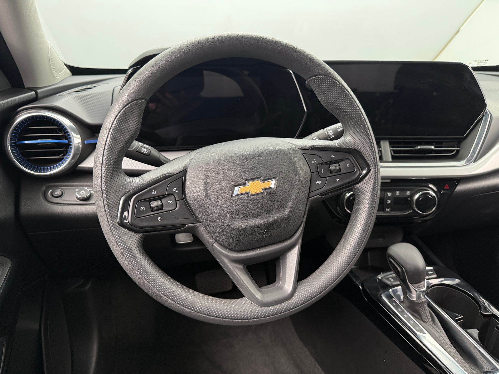 Thumbnail: 2025 Chevrolet Trax - 5