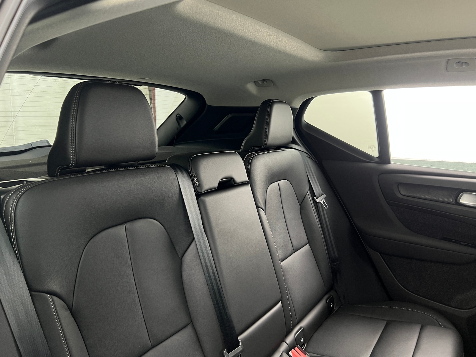 Thumbnail: 2025 Volvo XC40 - 5