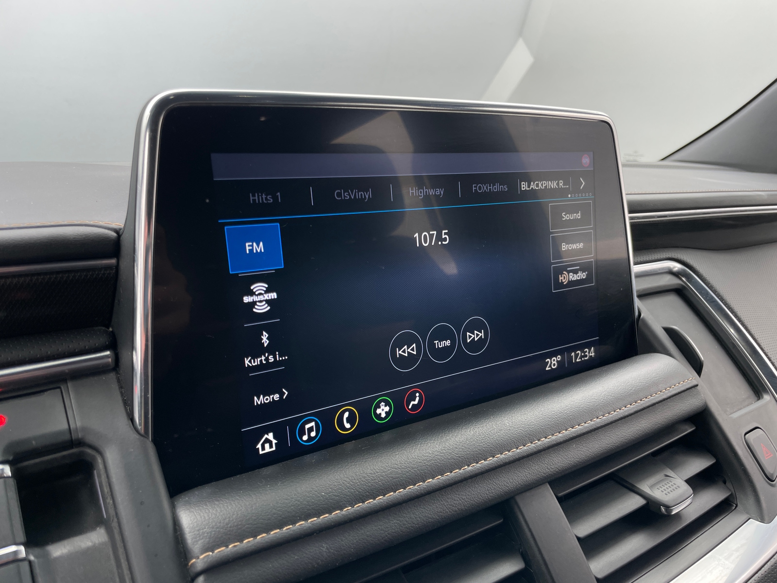 Thumbnail: 2021 GMC Yukon XL - 3