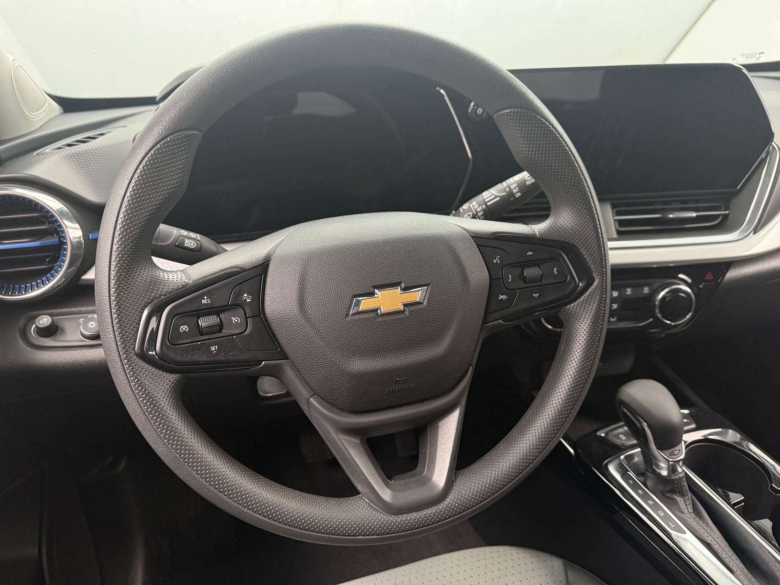 Thumbnail: 2025 Chevrolet Trax - 5