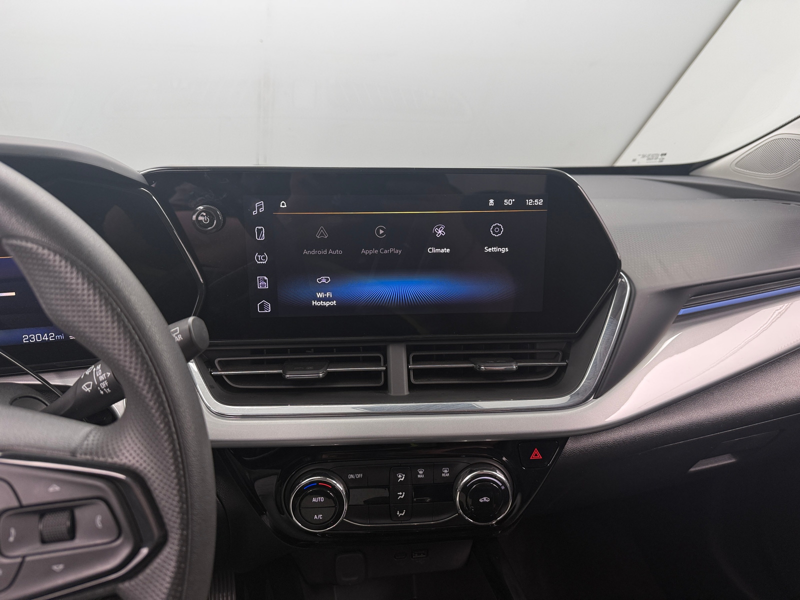 Thumbnail: 2025 Chevrolet Trax - 4