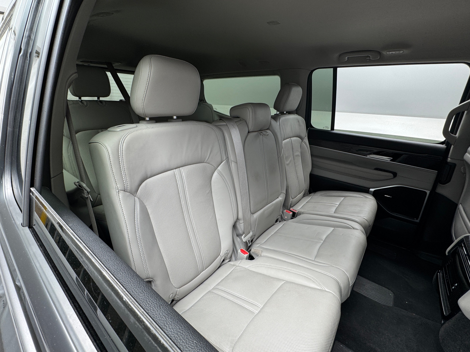 Thumbnail: 2022 Jeep Wagoneer - 5