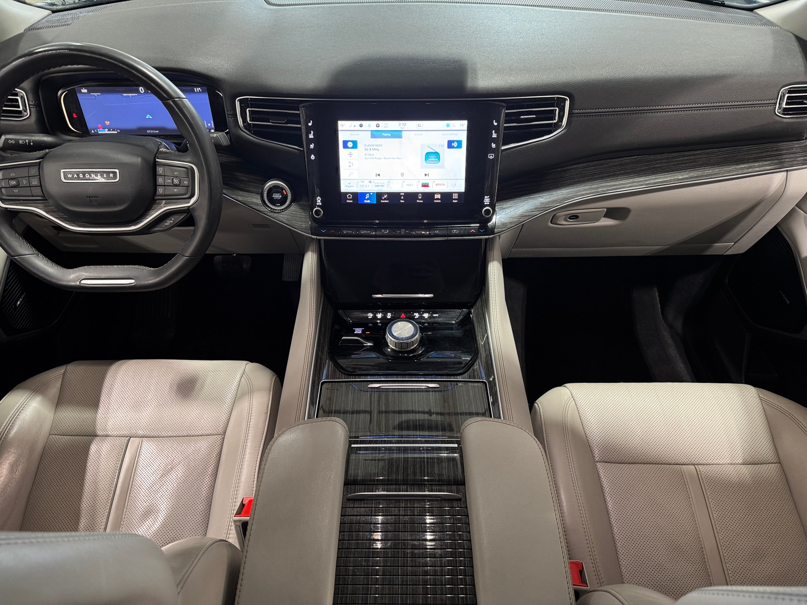 Thumbnail: 2022 Jeep Wagoneer - 2