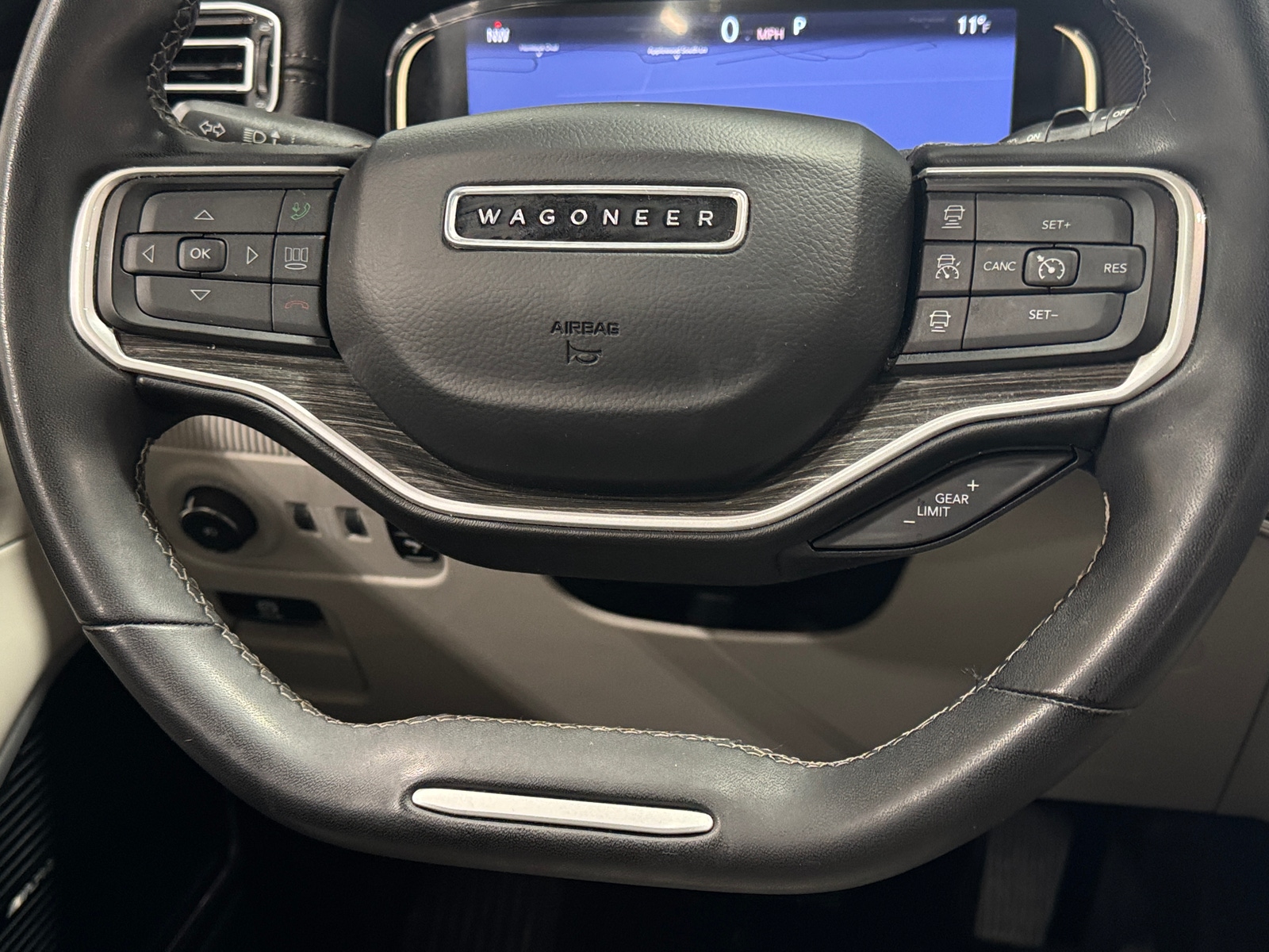 Thumbnail: 2022 Jeep Wagoneer - 4