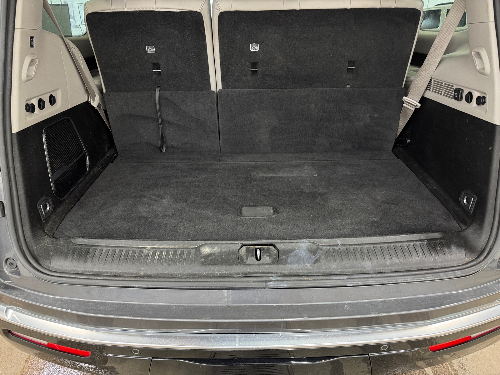 Thumbnail: 2022 Jeep Wagoneer - 6