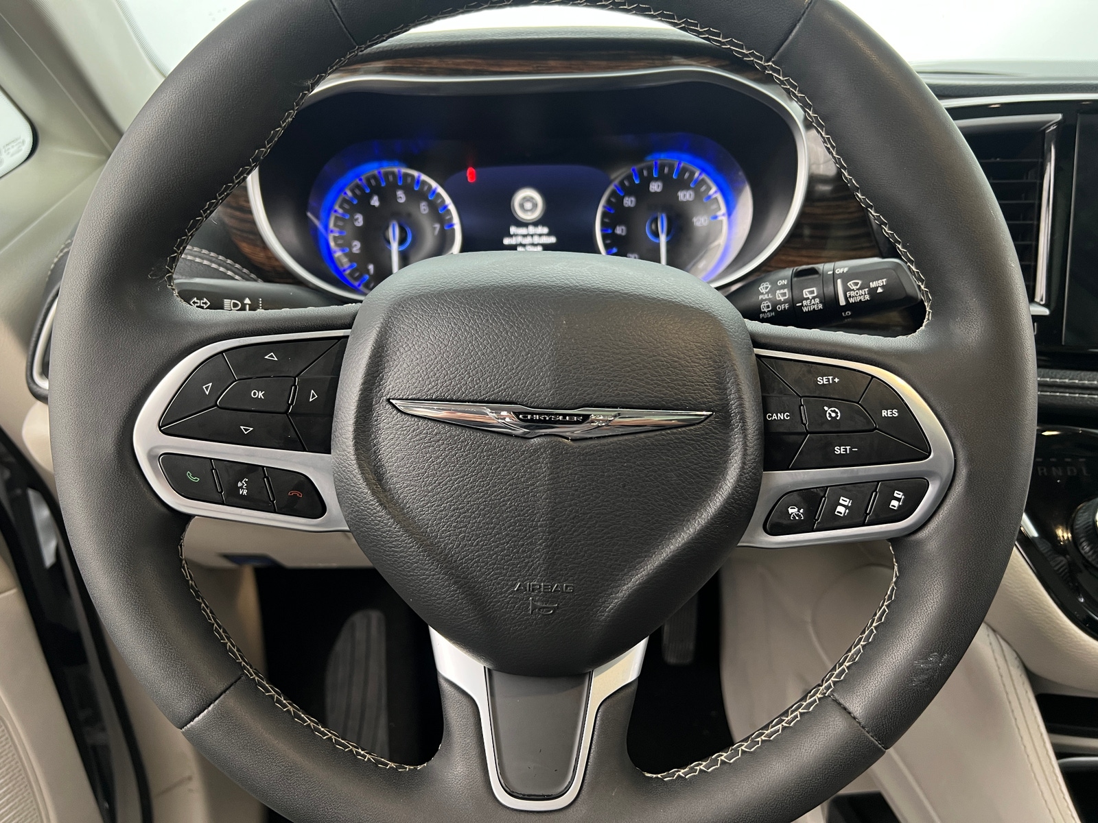 Thumbnail: 2024 Chrysler Pacifica - 4