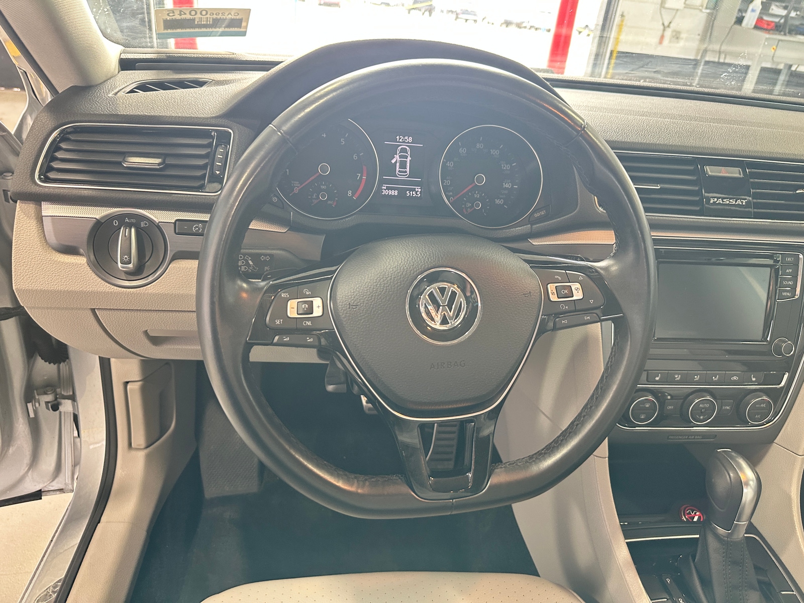 Thumbnail: 2018 Volkswagen Passat - 4