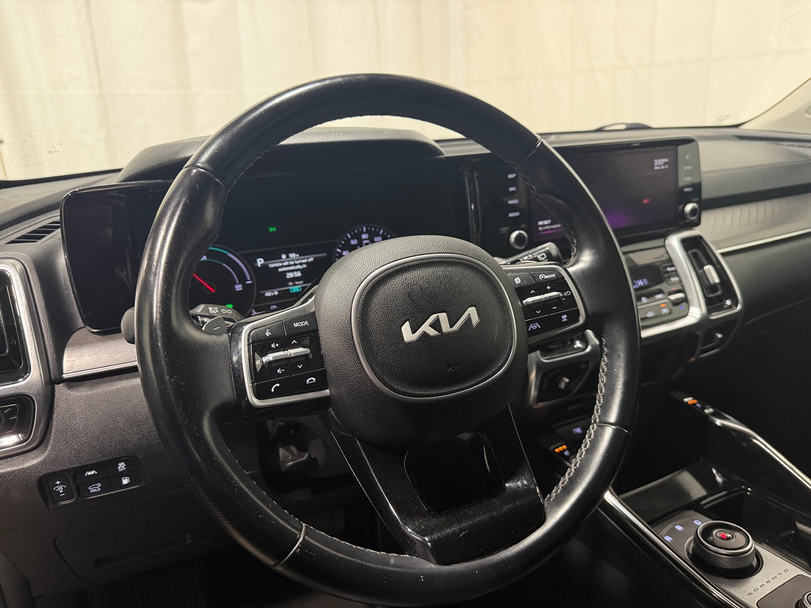 Thumbnail: 2022 Kia Sorento - 4