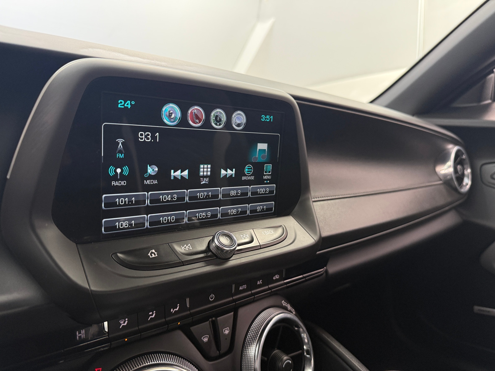 Thumbnail: 2017 Chevrolet Camaro - 3