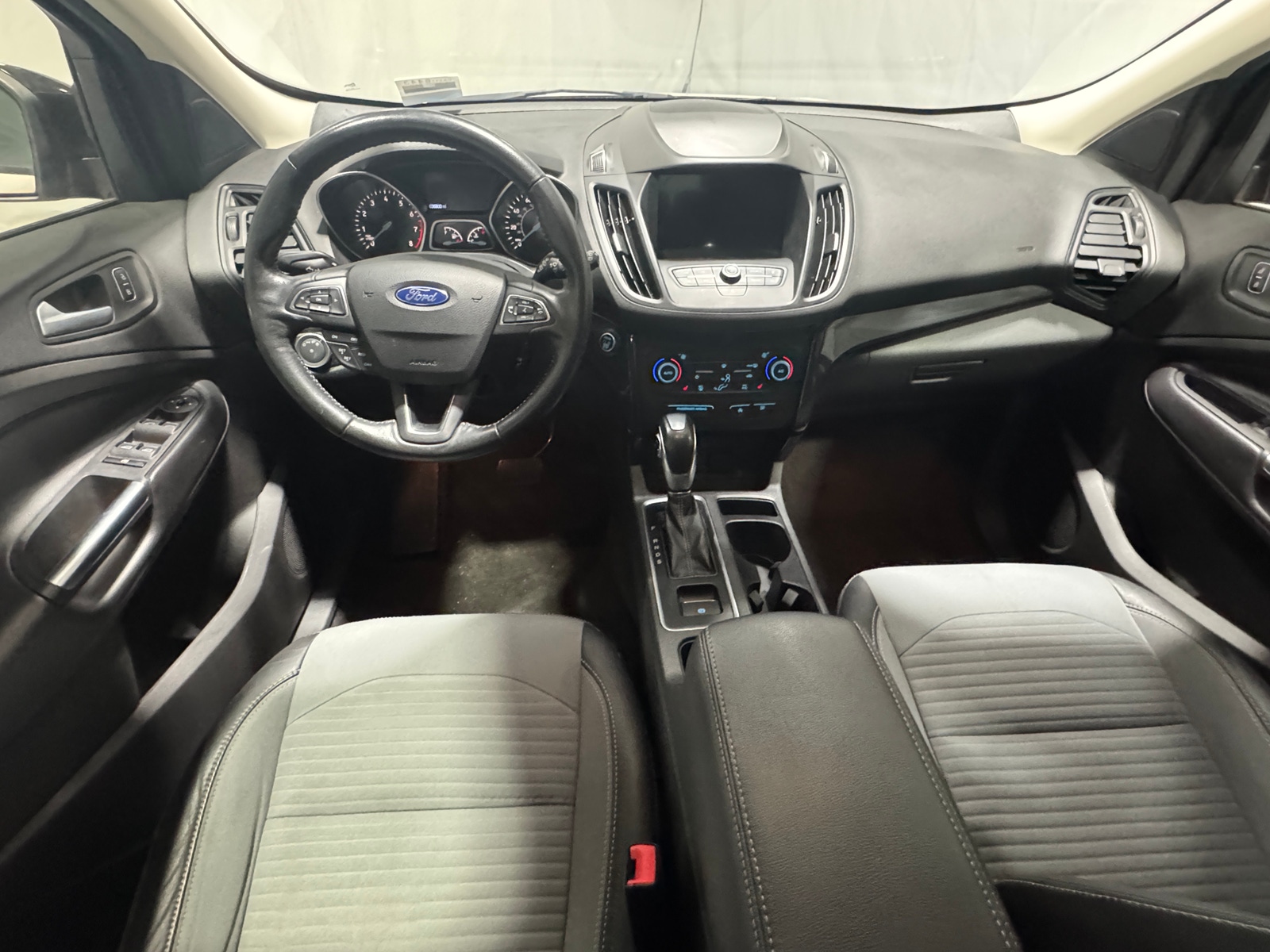 Thumbnail: 2019 Ford Escape - 3