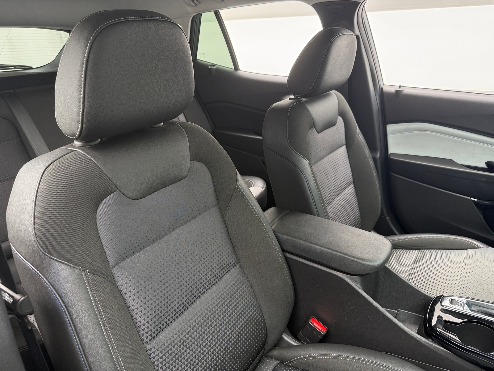 Thumbnail: 2025 Chevrolet Trax - 2