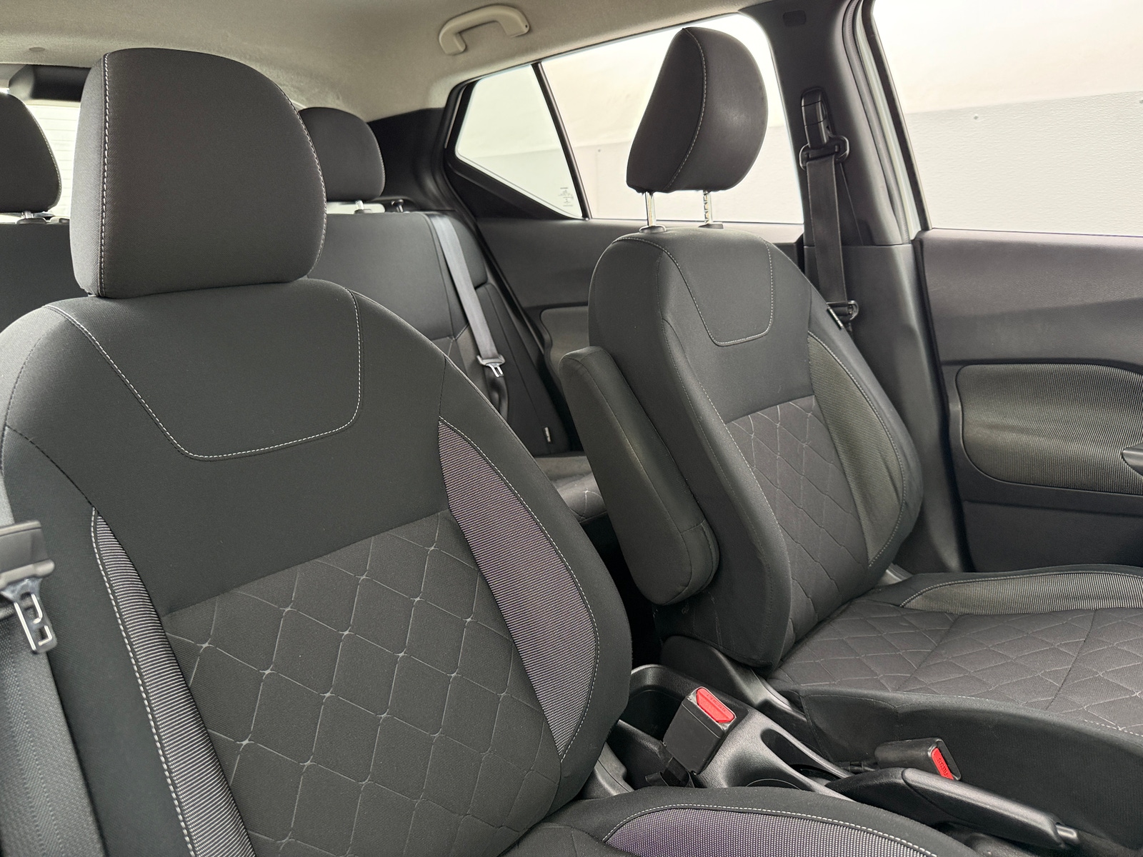 Thumbnail: 2020 Nissan Kicks - 2