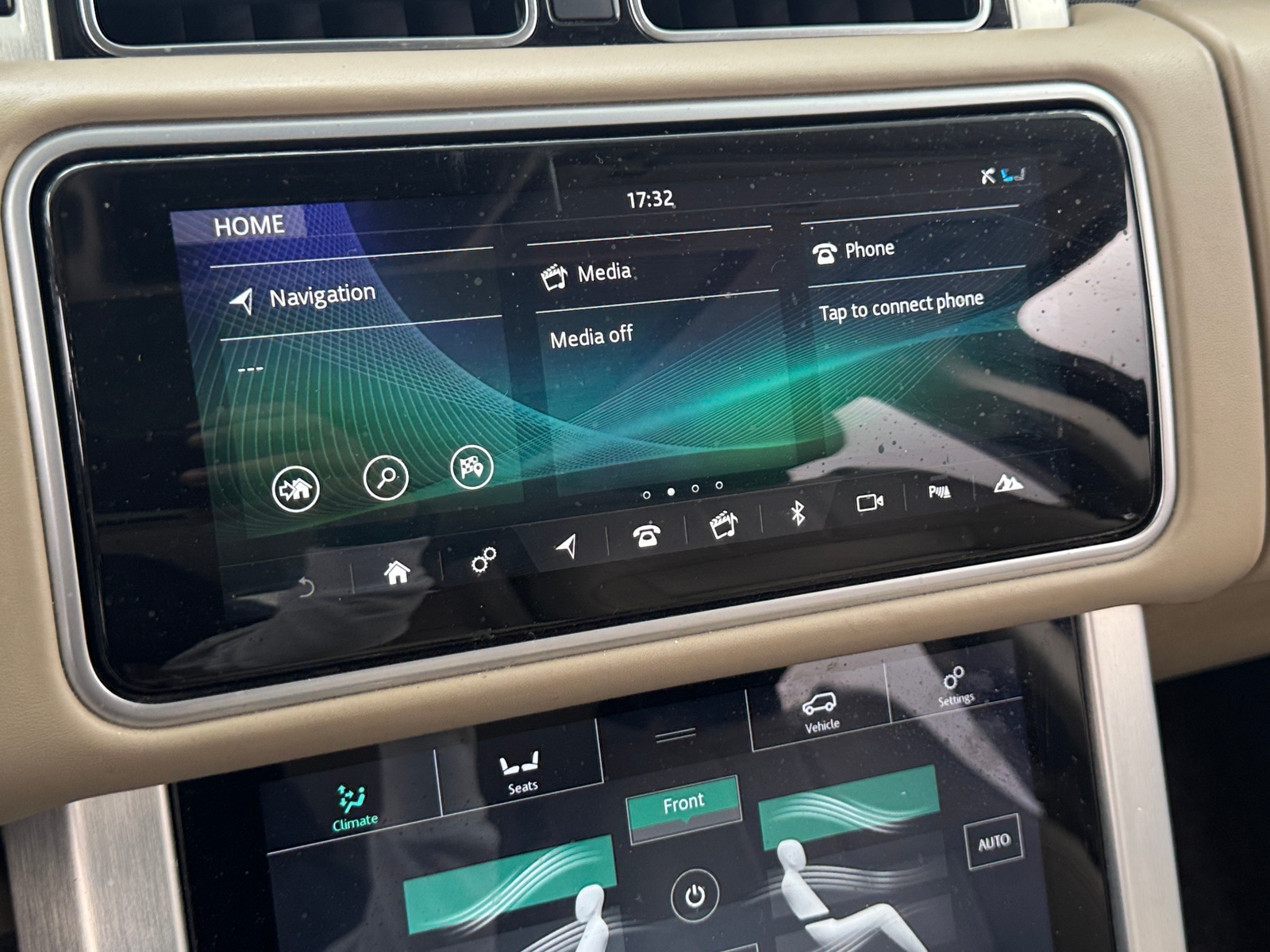 Thumbnail: 2020 Land Rover Range Rover - 3