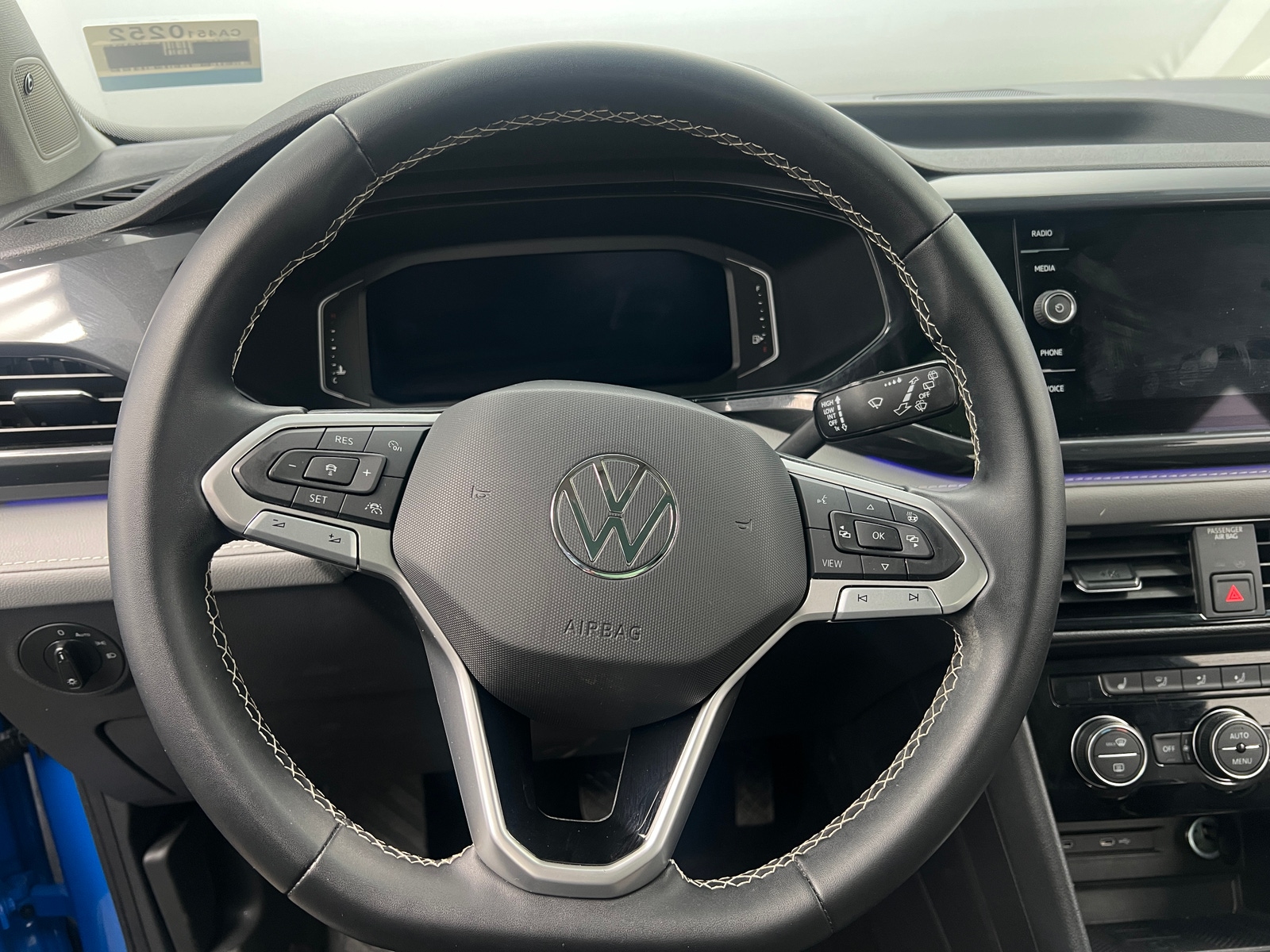 Thumbnail: 2023 Volkswagen Taos - 4