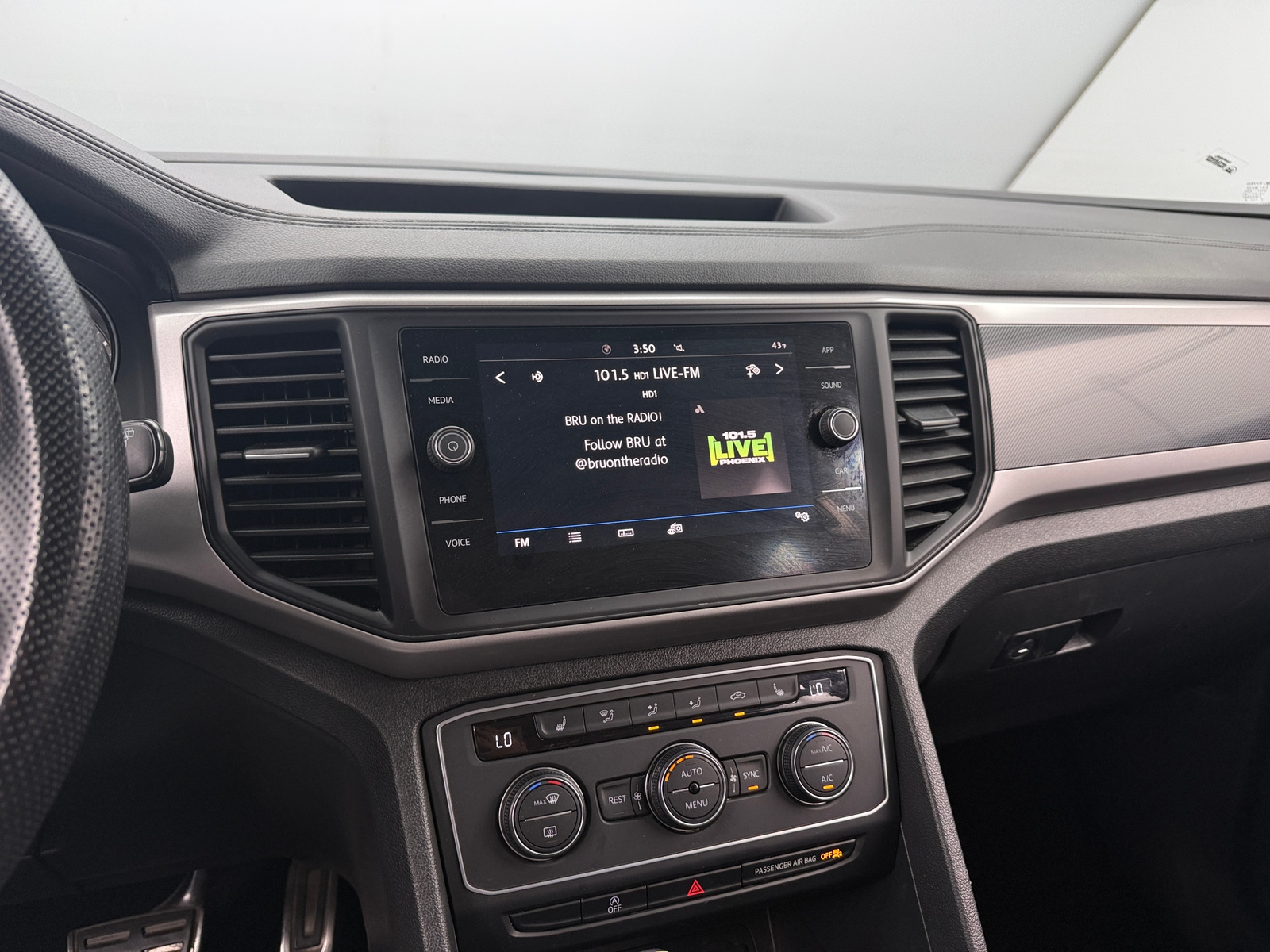 Thumbnail: 2021 Volkswagen Atlas - 3