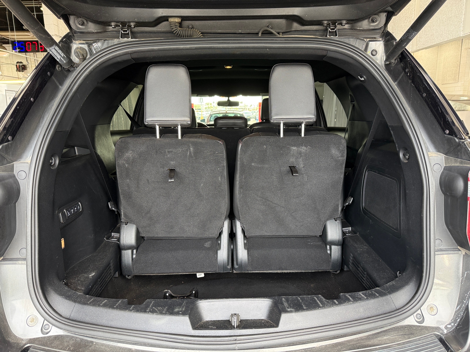 Thumbnail: 2018 Ford Explorer - 6