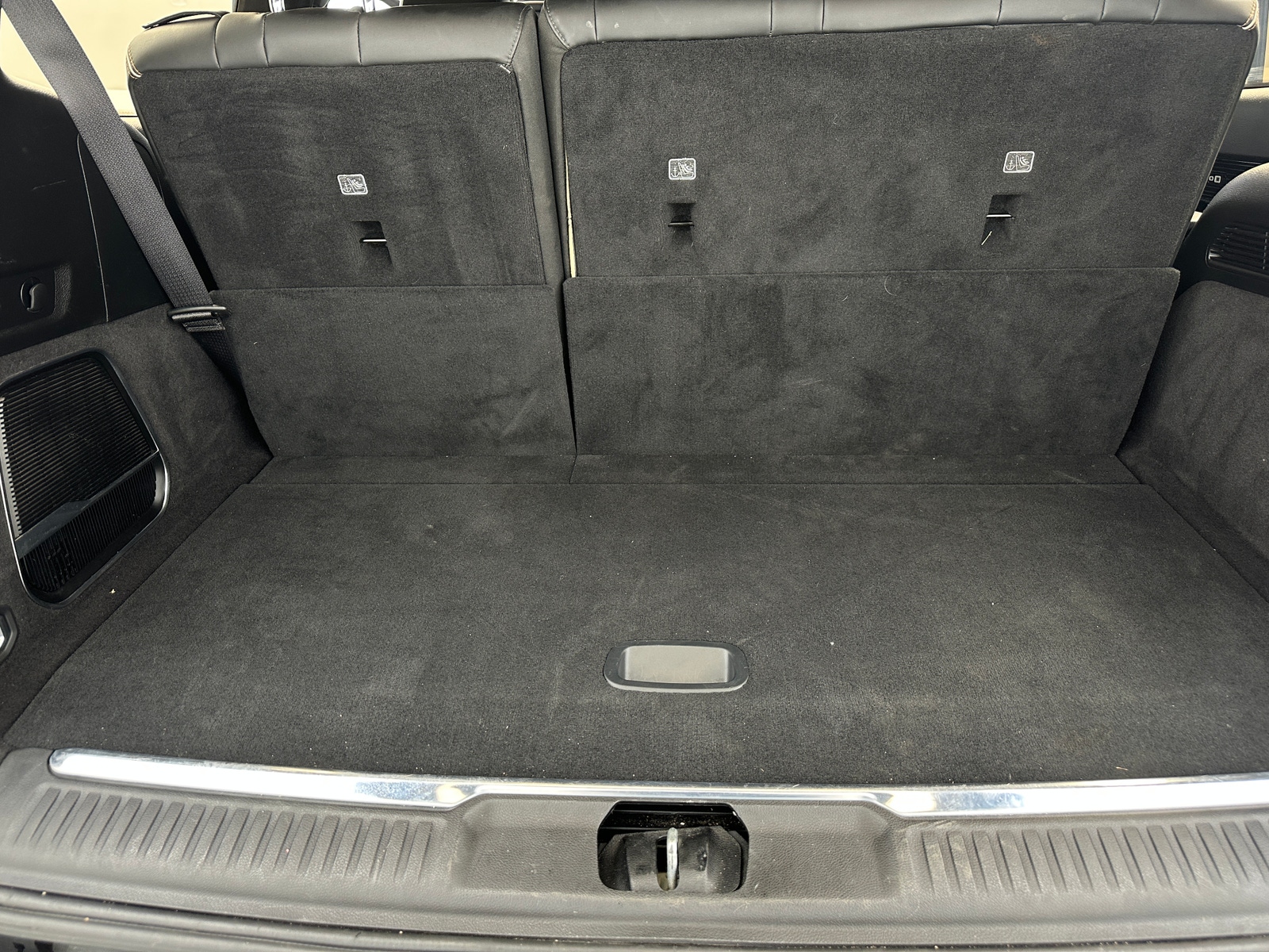 Thumbnail: 2022 Jeep Grand Wagoneer - 6