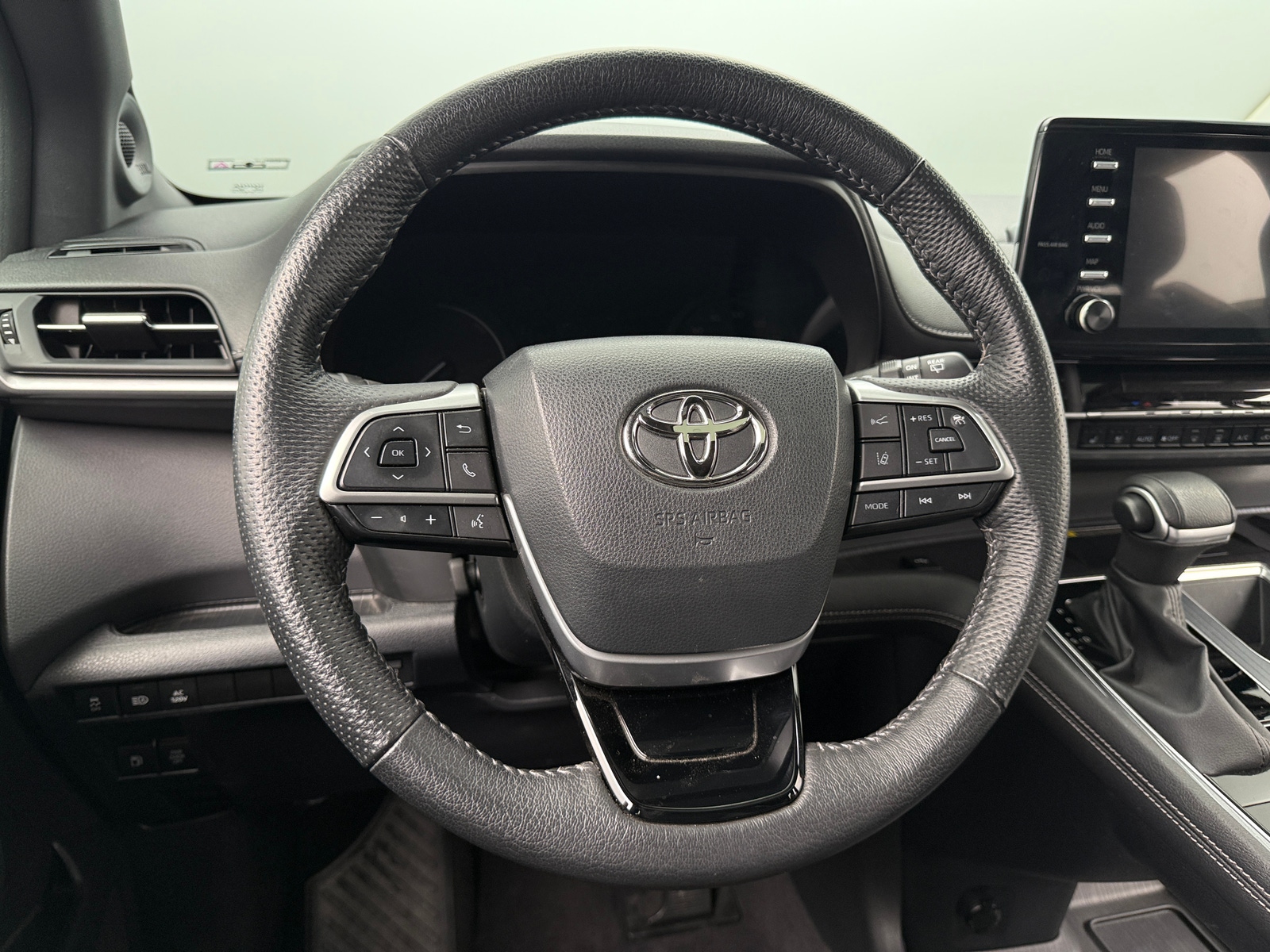 Thumbnail: 2023 Toyota Sienna - 4