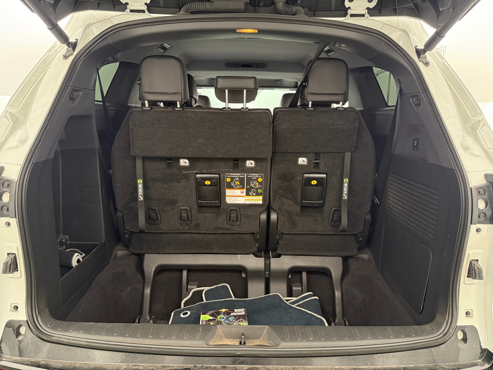 Thumbnail: 2023 Toyota Sienna - 6