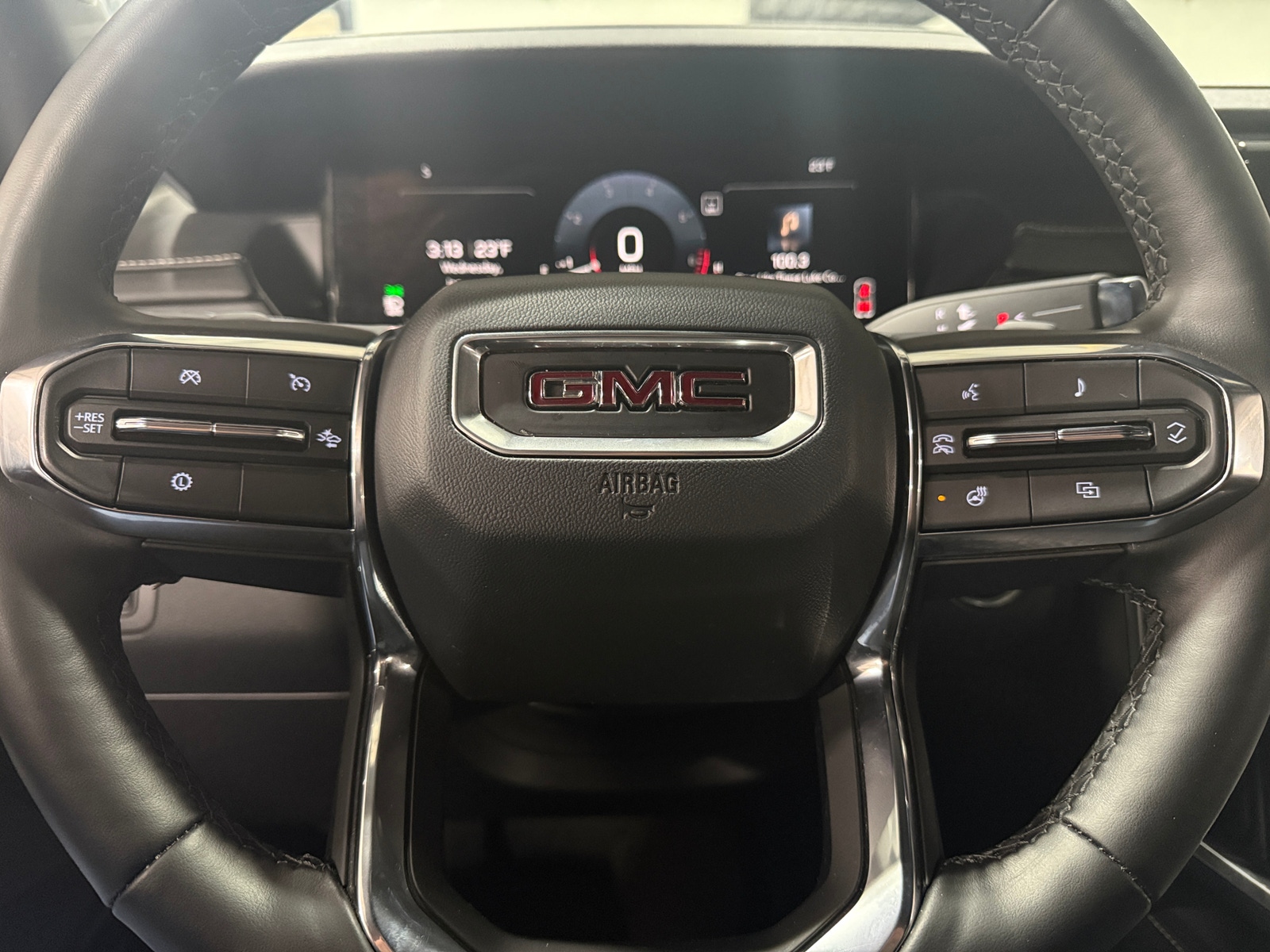 Thumbnail: 2025 GMC Acadia - 5