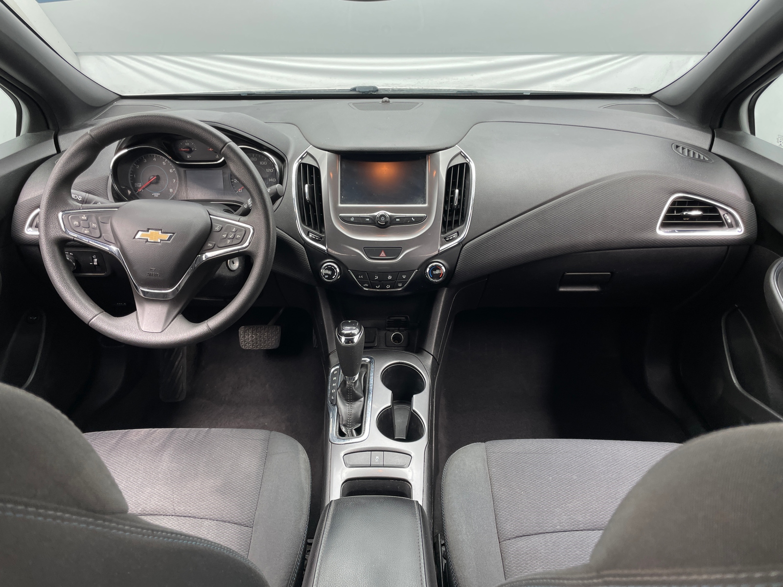 Thumbnail: 2017 Chevrolet Cruze - 3