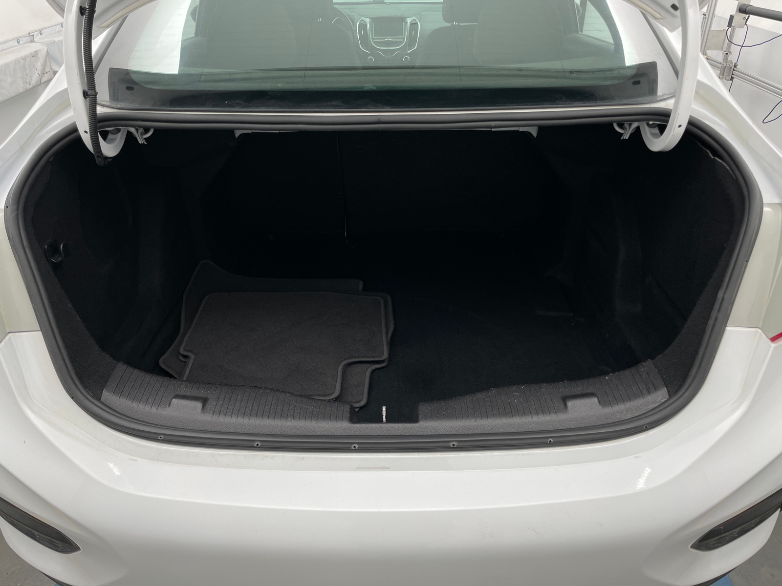 Thumbnail: 2017 Chevrolet Cruze - 7