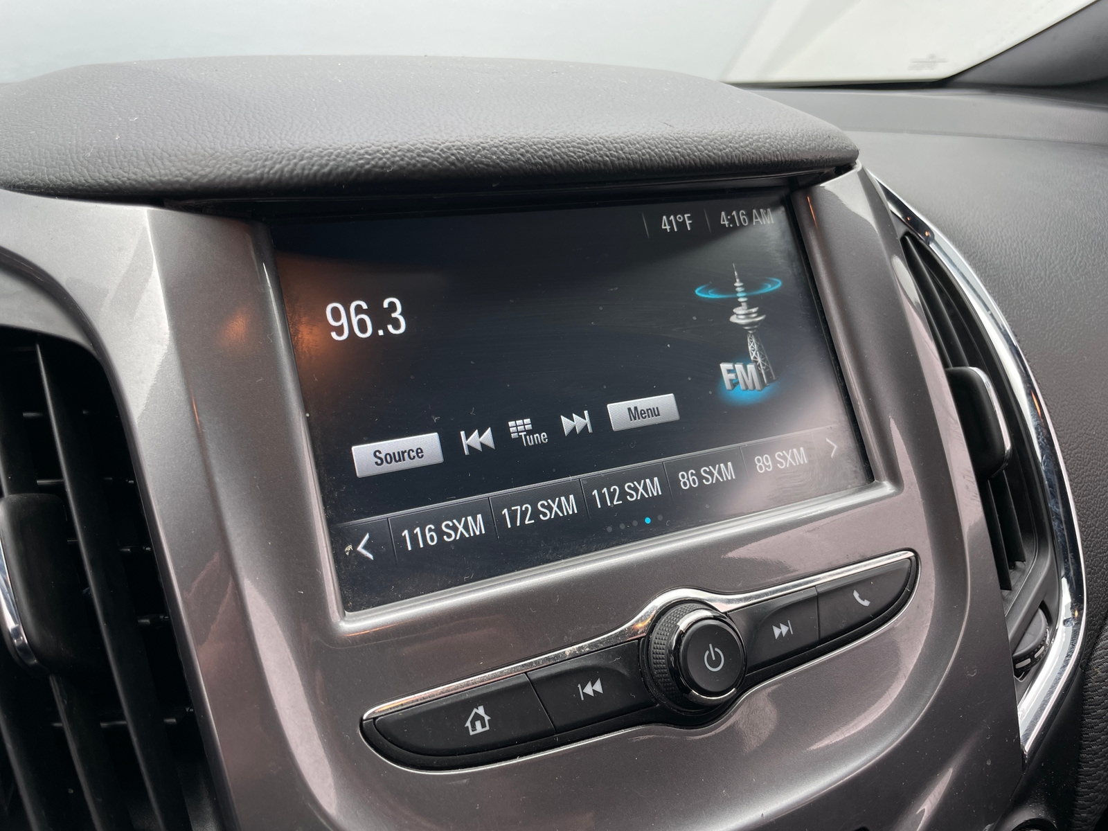 Thumbnail: 2017 Chevrolet Cruze - 4