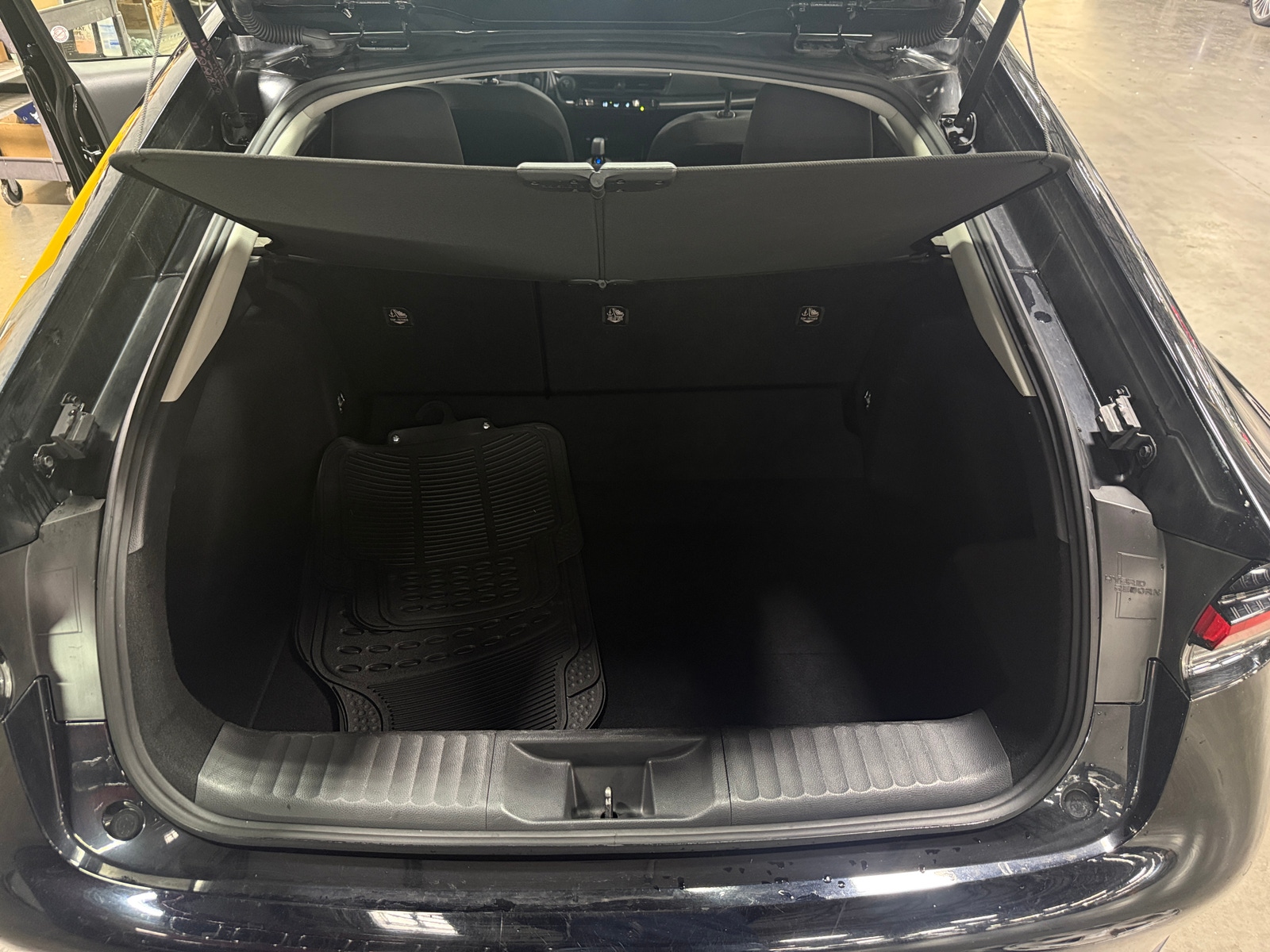 Thumbnail: 2024 Toyota Prius - 7