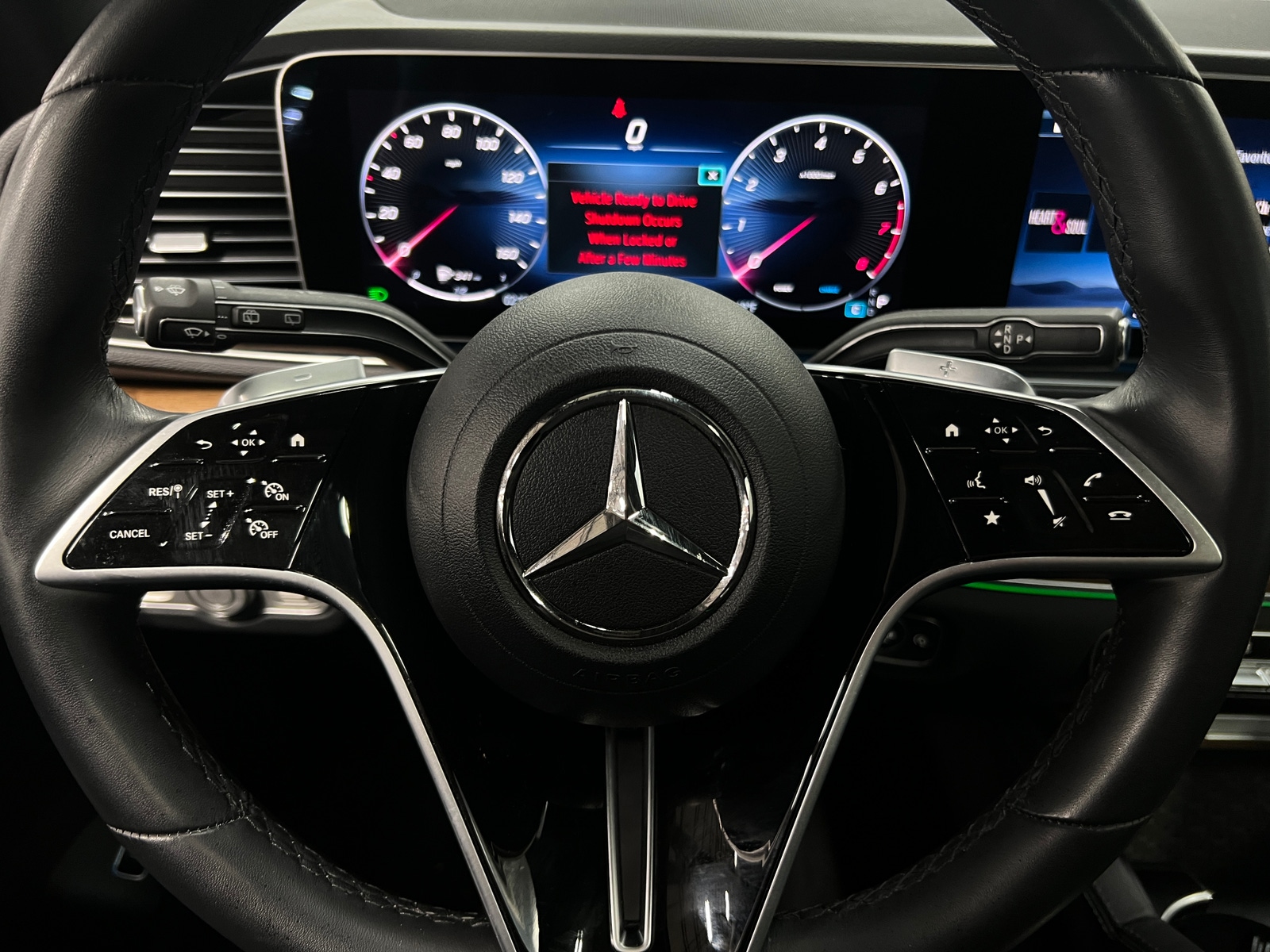 Thumbnail: 2025 Mercedes-Benz GLE - 4