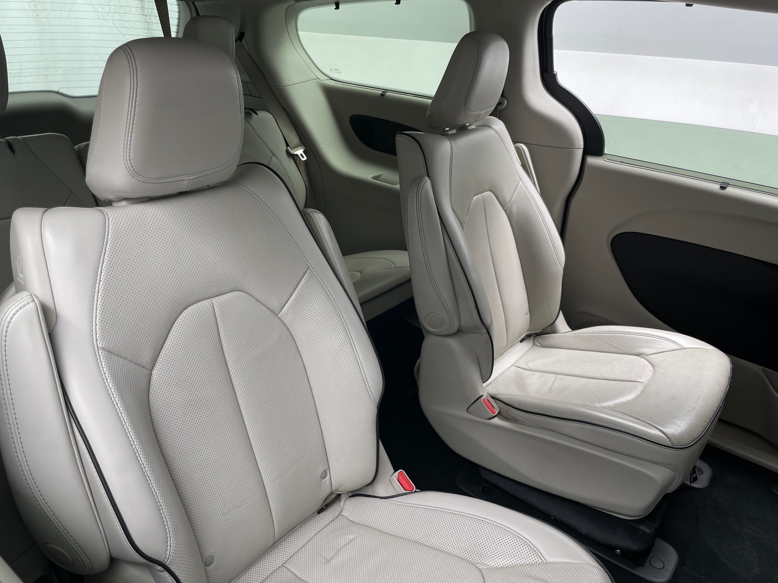 Thumbnail: 2020 Chrysler Pacifica - 5