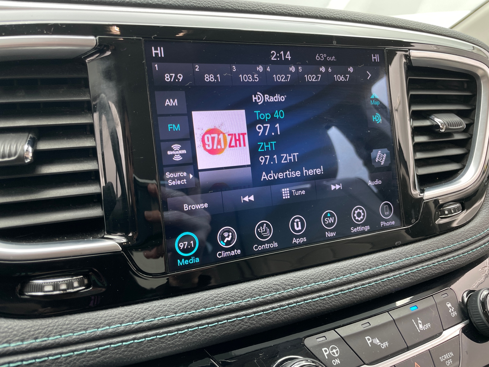 Thumbnail: 2020 Chrysler Pacifica - 3