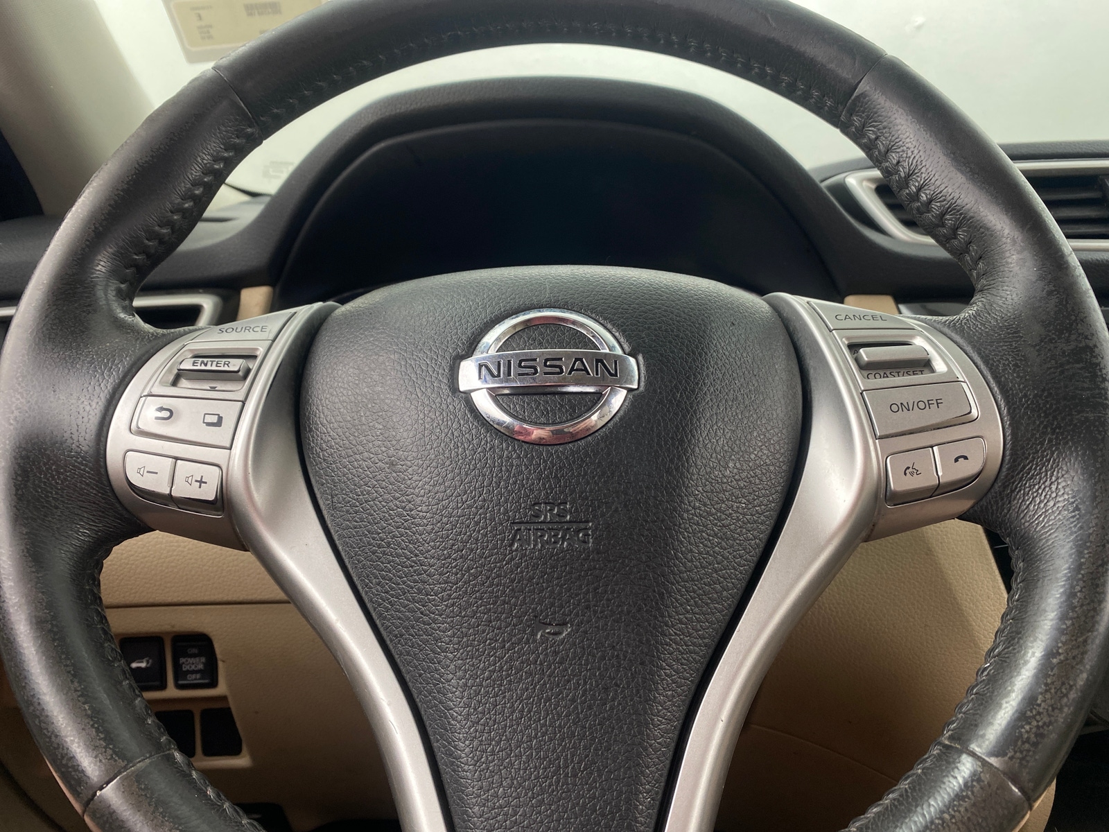 Thumbnail: 2016 Nissan Rogue - 4