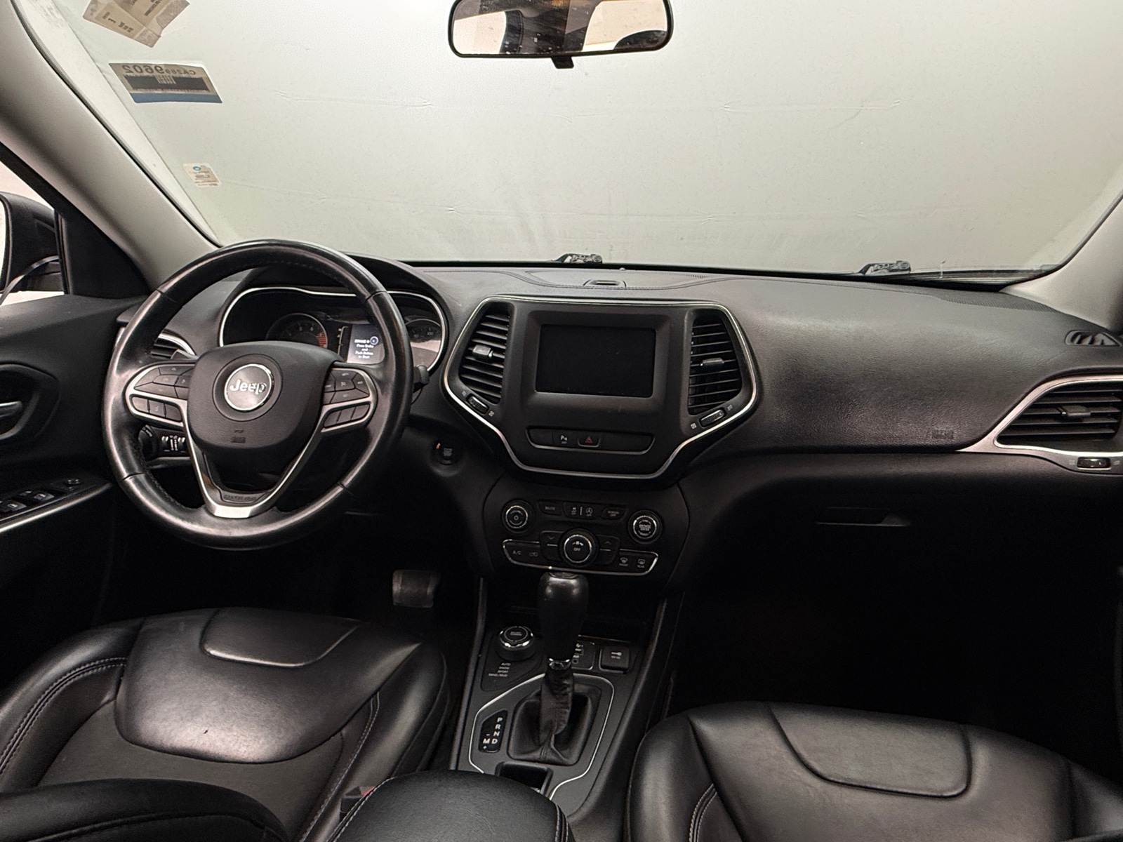 Thumbnail: 2019 Jeep Cherokee - 3