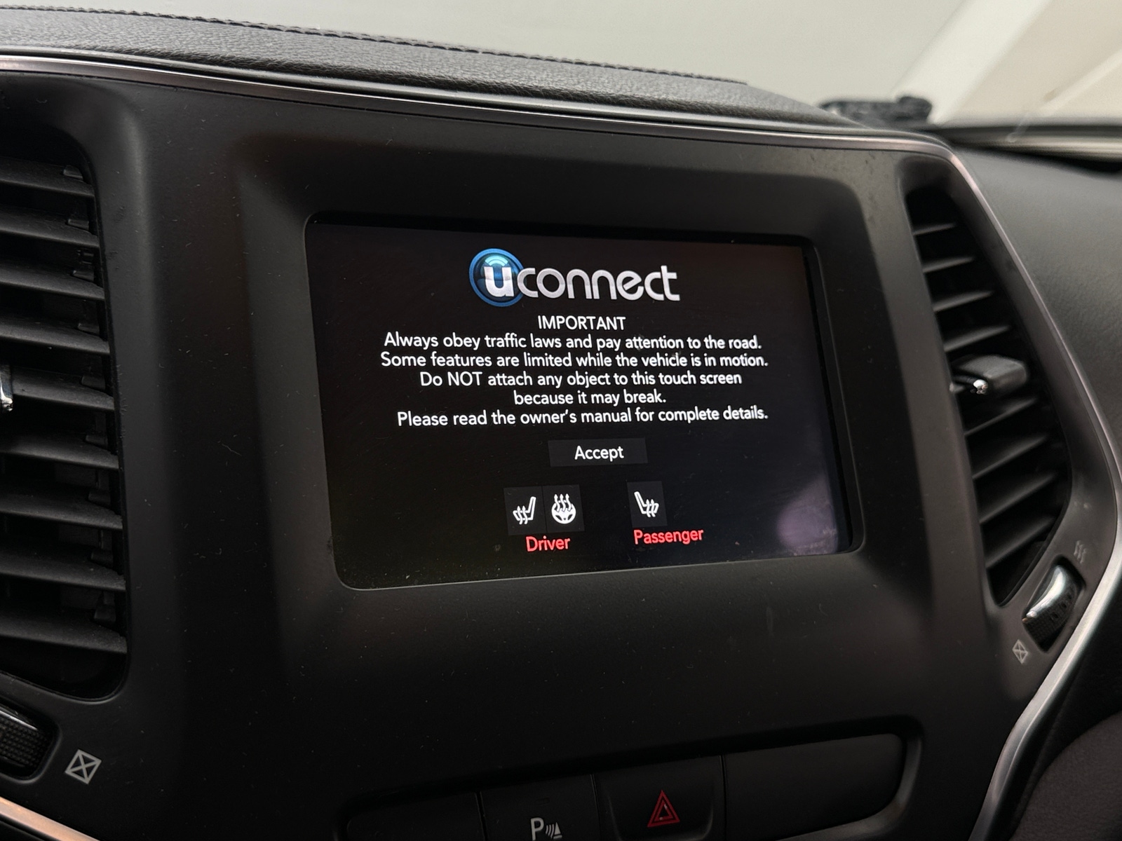 Thumbnail: 2019 Jeep Cherokee - 4