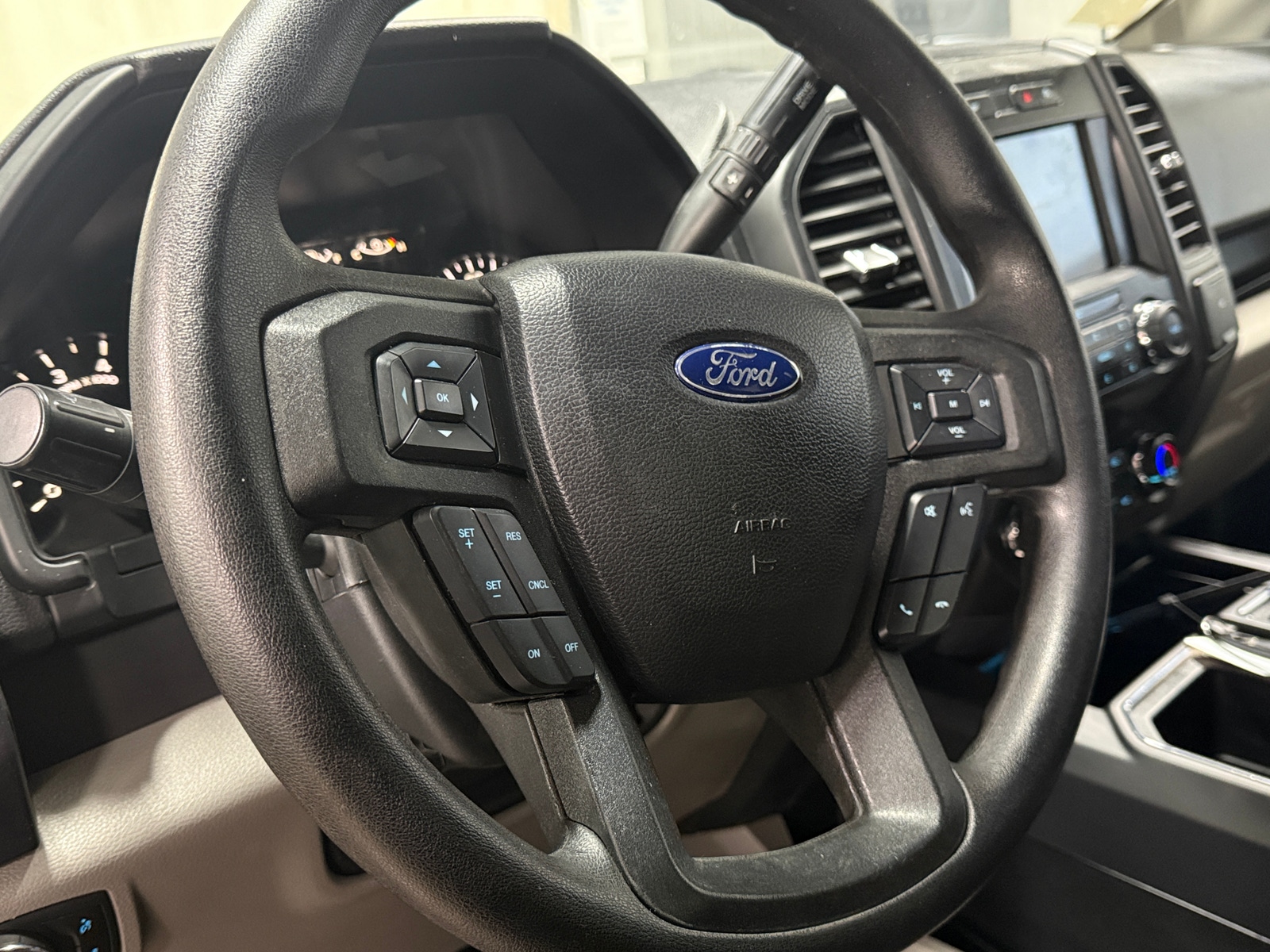 Thumbnail: 2019 Ford Econoline - 5