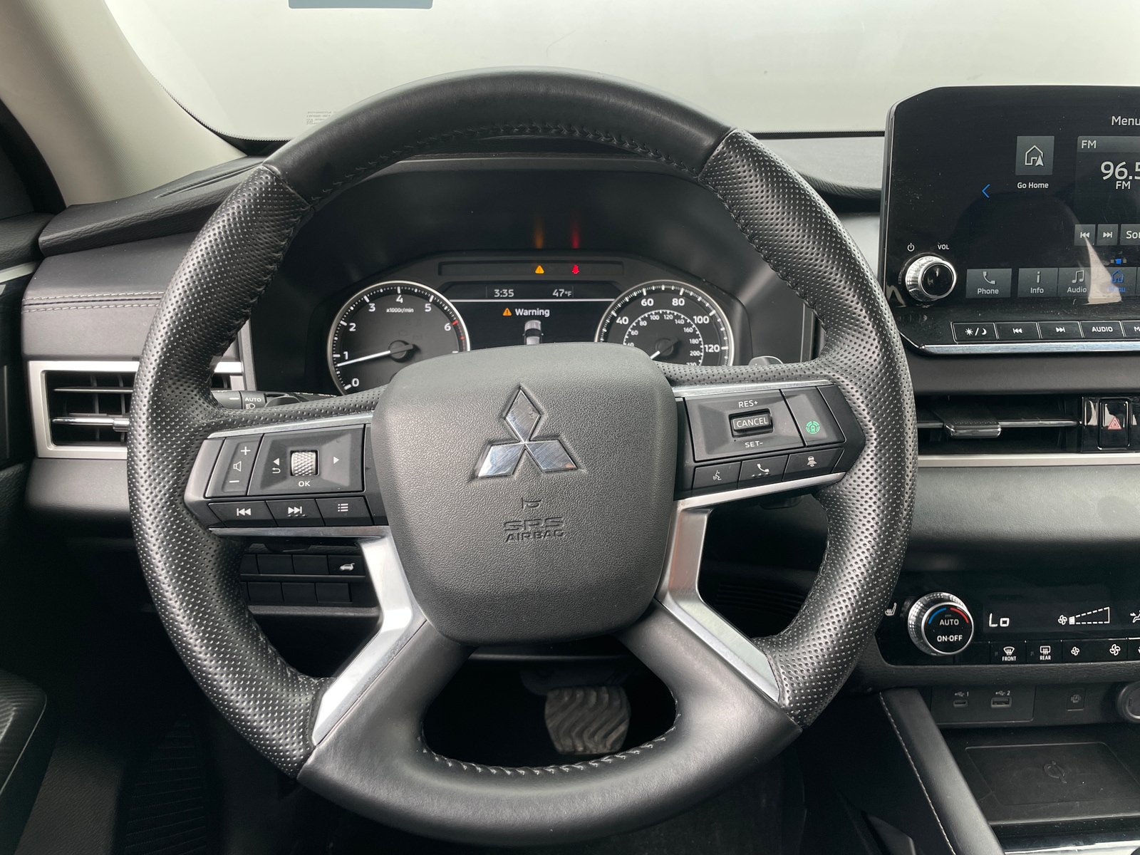 Thumbnail: 2024 Mitsubishi Outlander - 4