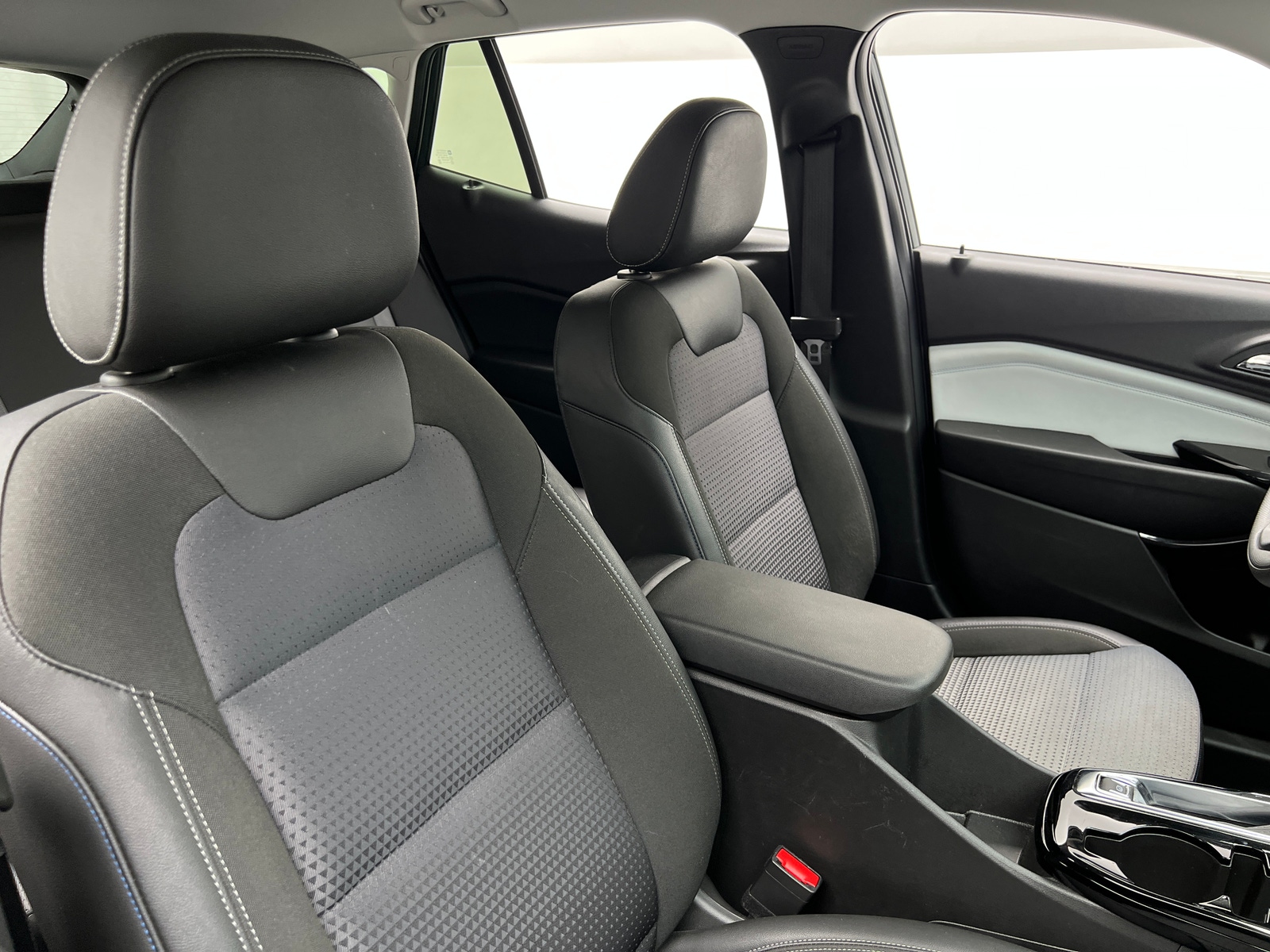 Thumbnail: 2025 Chevrolet Trax - 2