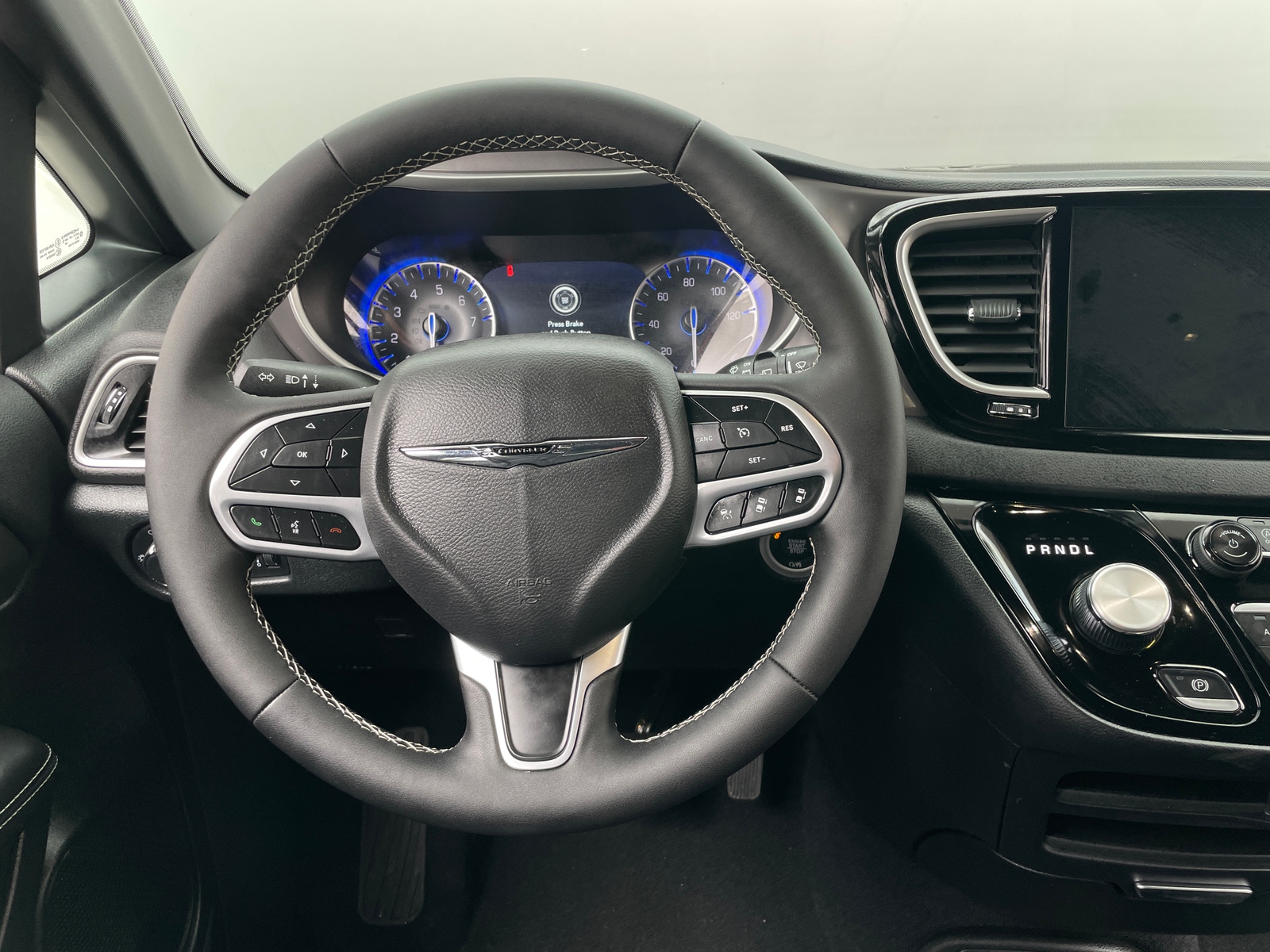 Thumbnail: 2026 Chrysler Pacifica - 4