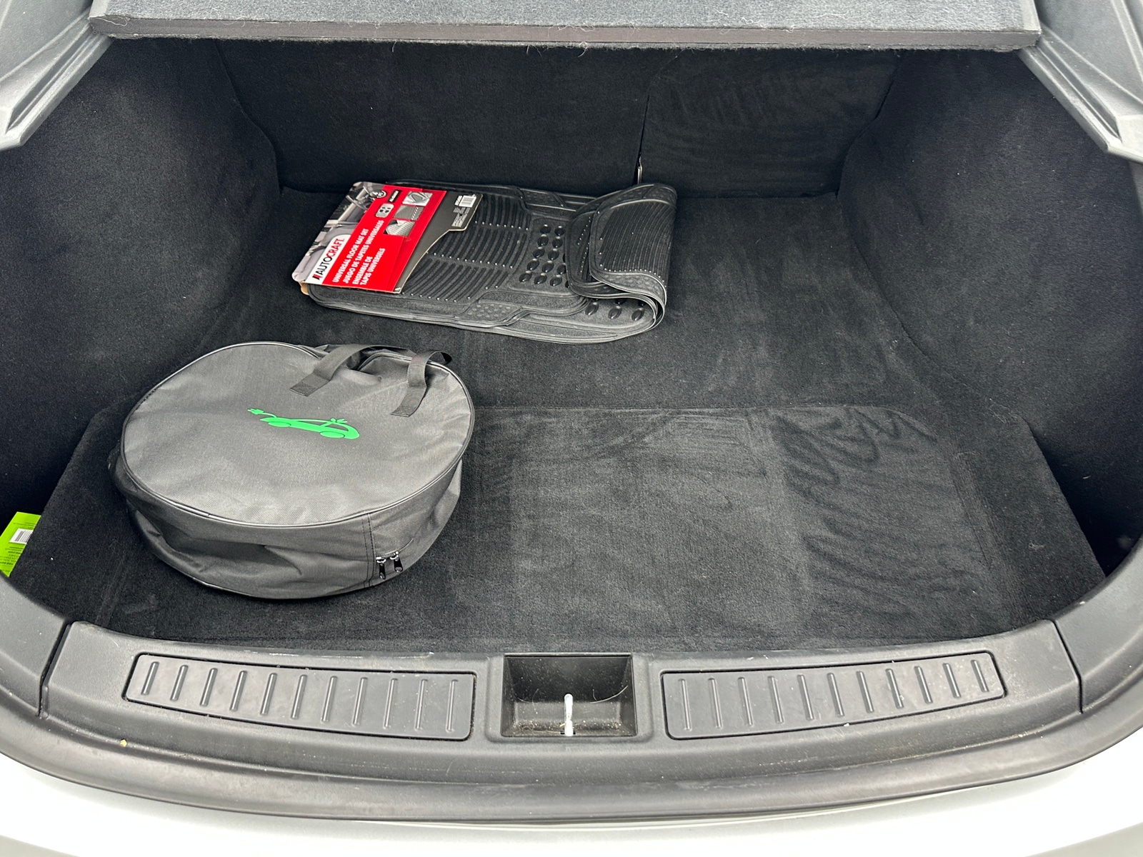 Thumbnail: 2017 Tesla Model S - 6