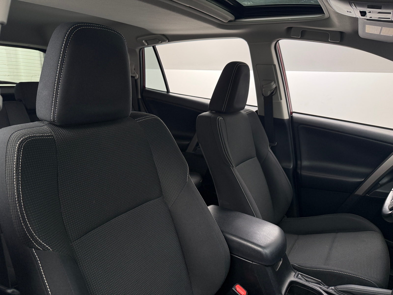 Thumbnail: 2018 Toyota RAV4 - 2