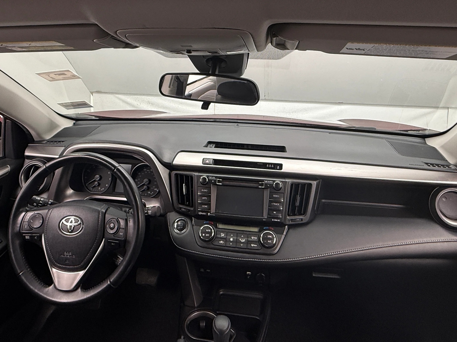 Thumbnail: 2018 Toyota RAV4 - 3