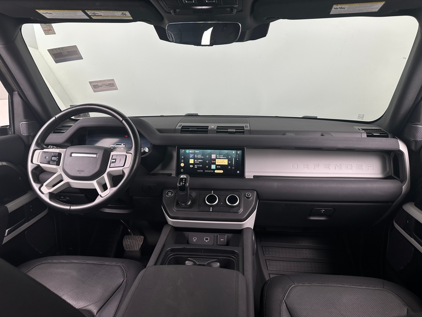 Thumbnail: 2023 Land Rover Defender - 2