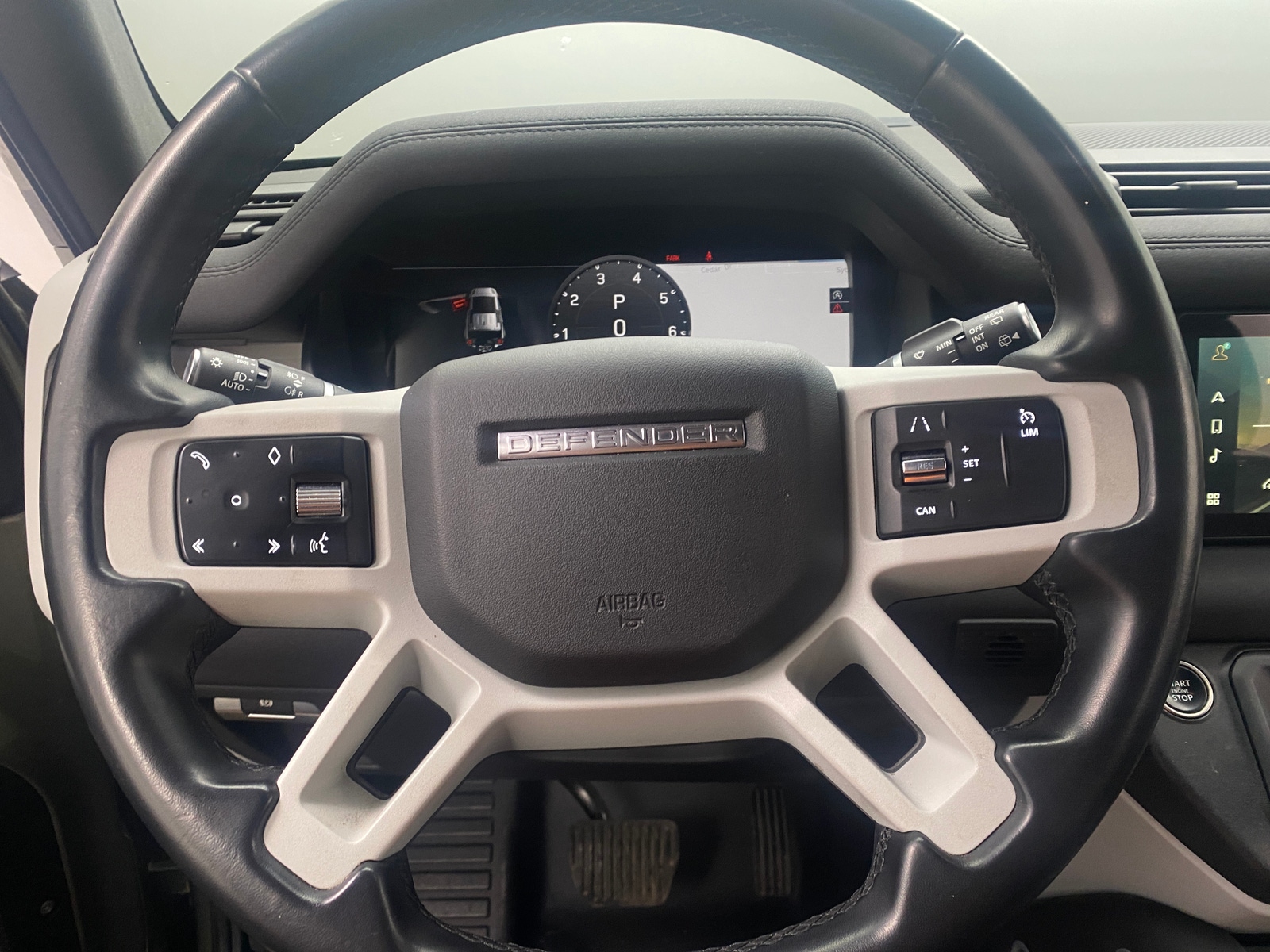 Thumbnail: 2023 Land Rover Defender - 4