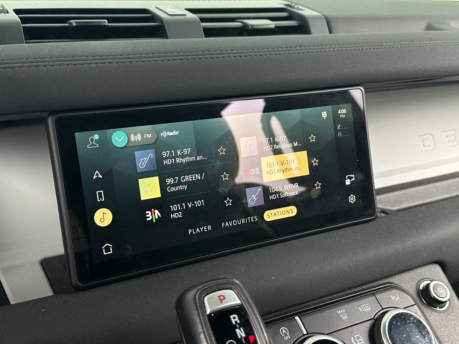 Thumbnail: 2023 Land Rover Defender - 3