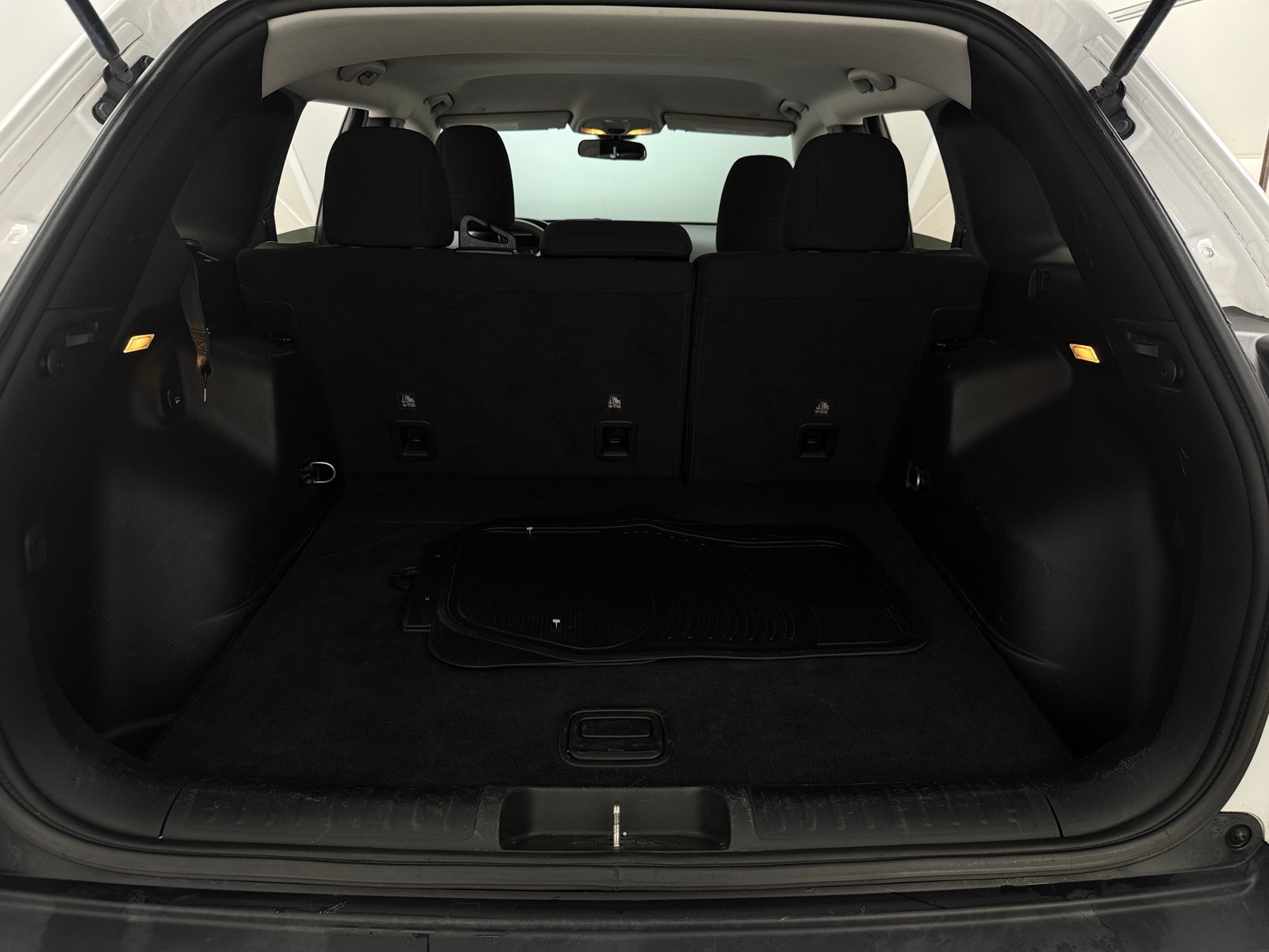 Thumbnail: 2020 Jeep Cherokee - 7