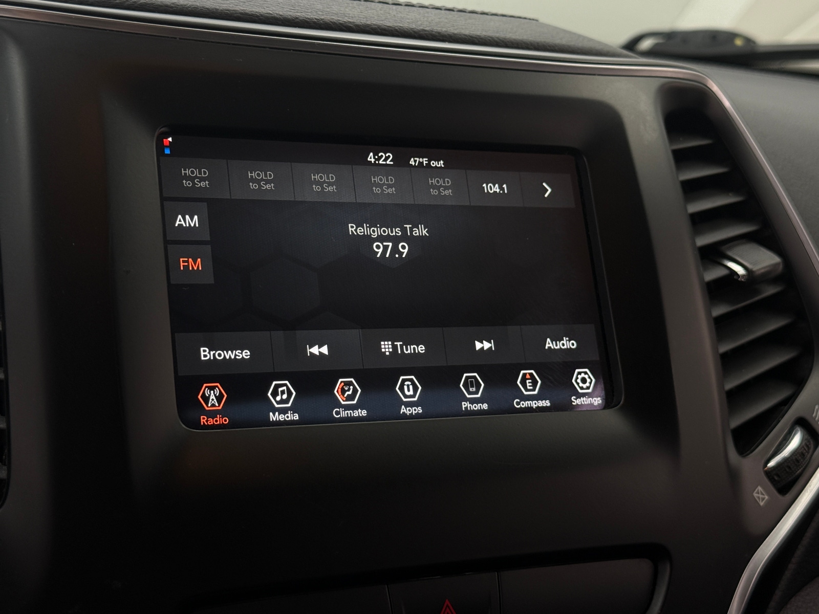 Thumbnail: 2020 Jeep Cherokee - 4