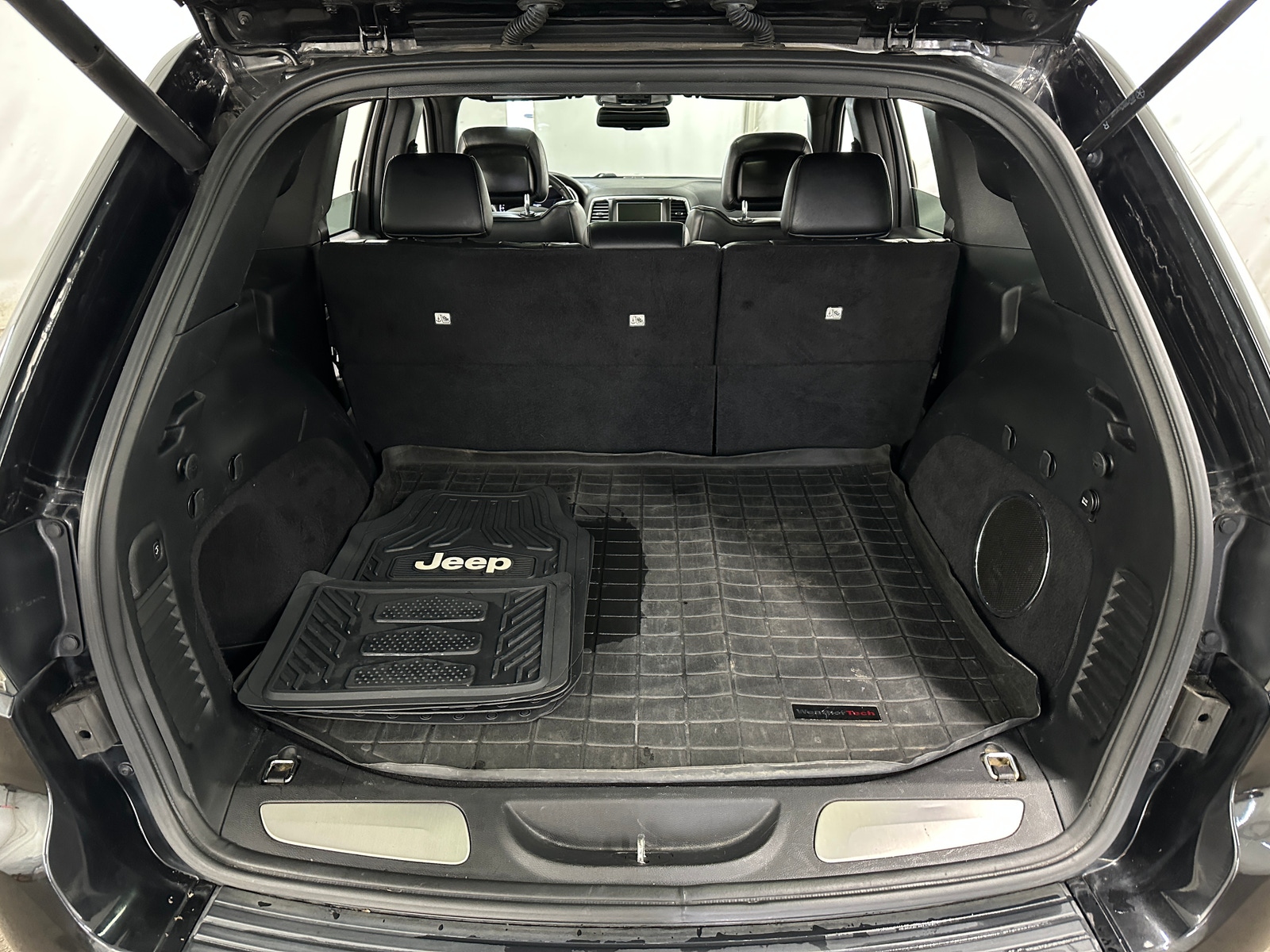 Thumbnail: 2015 Jeep Grand Cherokee - 6